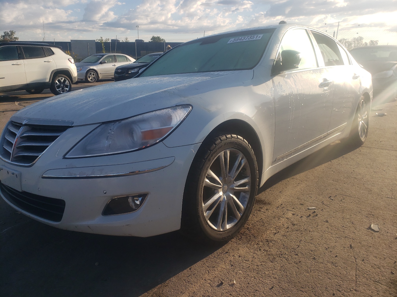 Photo 2 from auction – 2009 HYUNDAI GENESIS 4. with VIN KMHGC46F89U047240