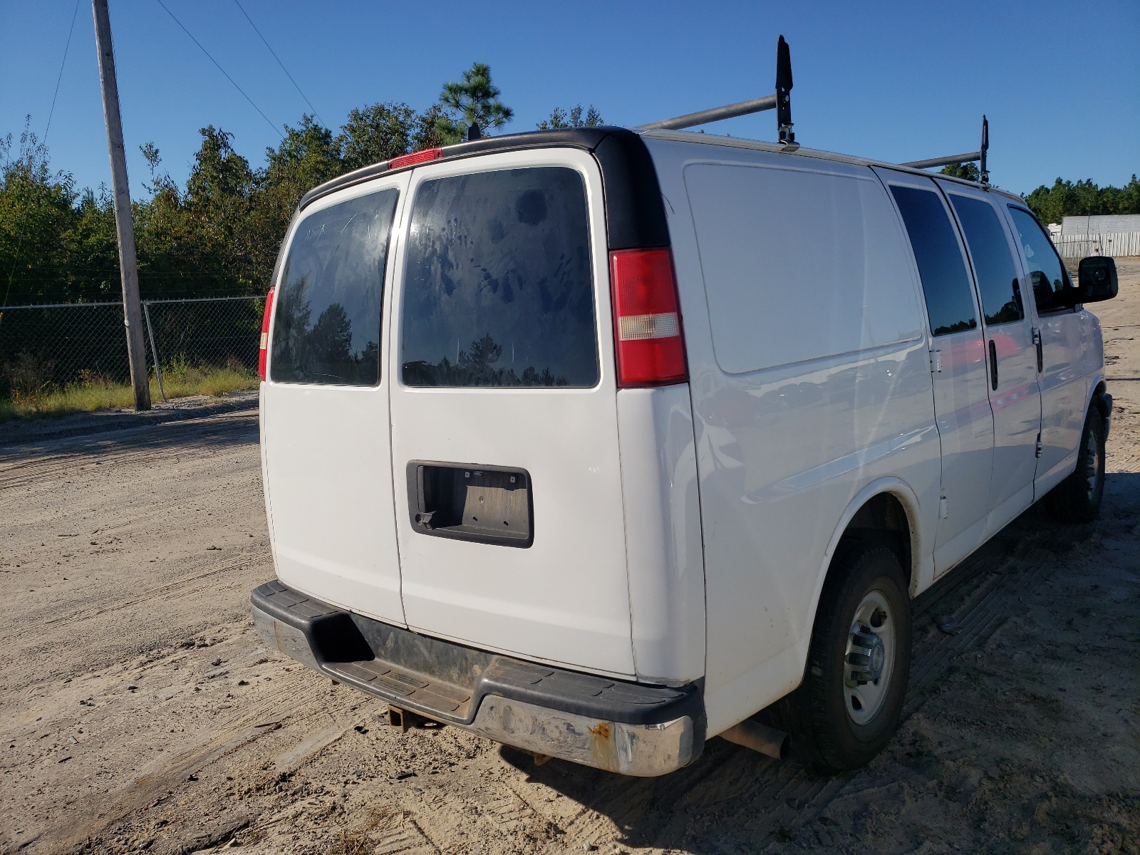 Photo 4 from auction – 2014 CHEVROLET EXPRESS G2 with VIN 1GCWGFCG8E1140901