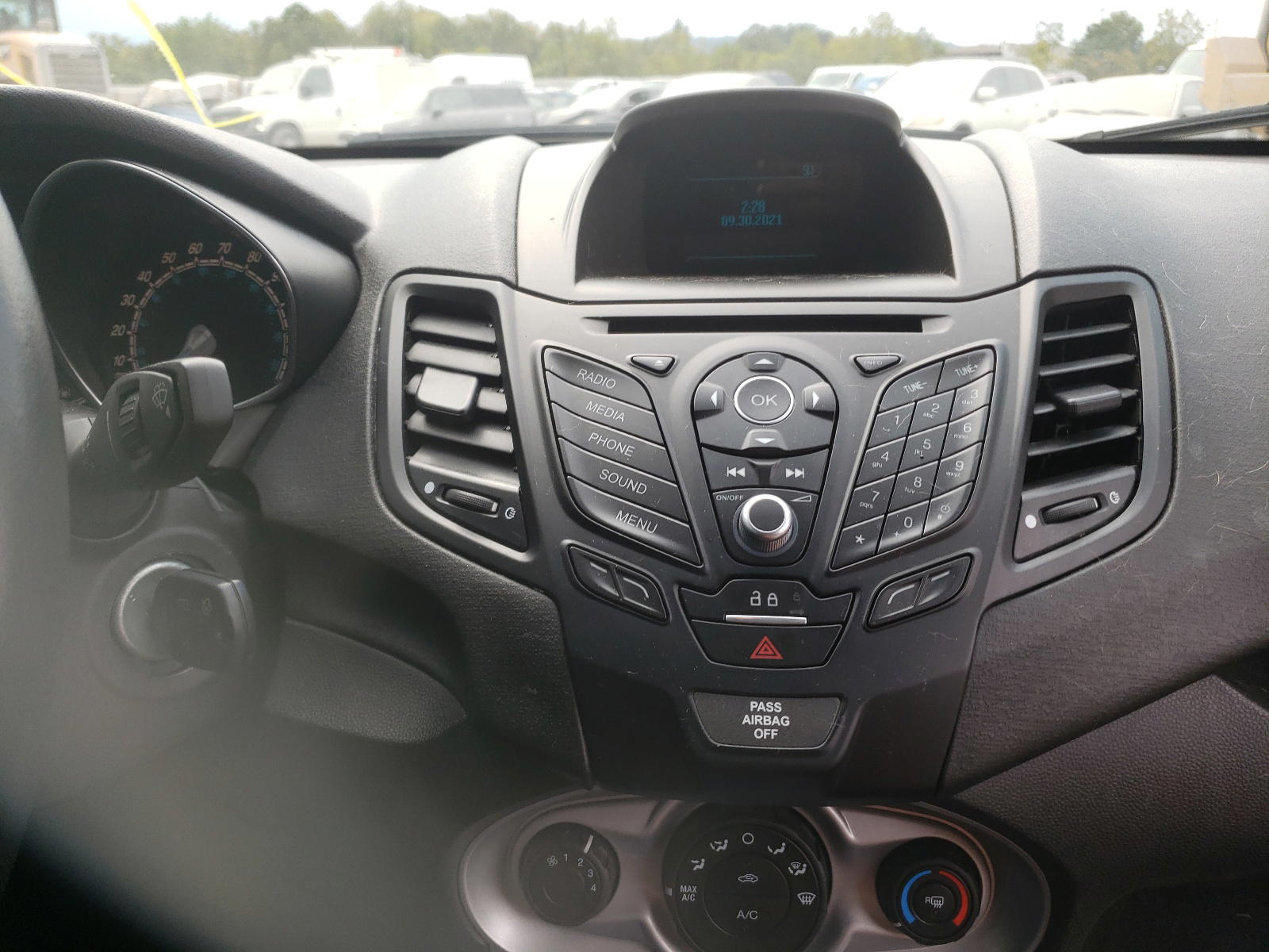 Photo 9 from auction – 2016 FORD FIESTA SE with VIN 3FADP4EJ4GM111749