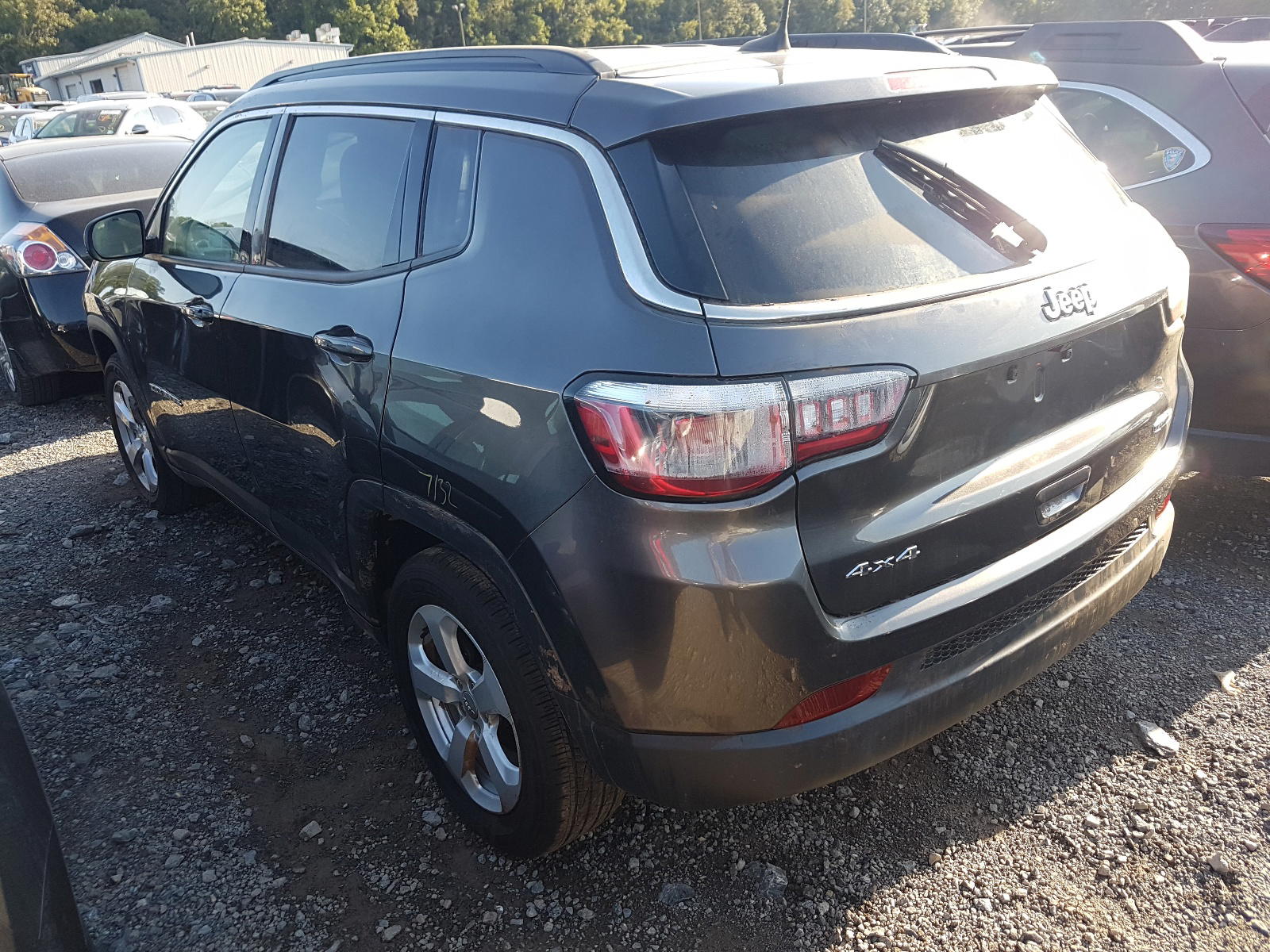 Photo 3 from auction – 2020 JEEP COMPASS LA with VIN 3C4NJDBBXLT205115