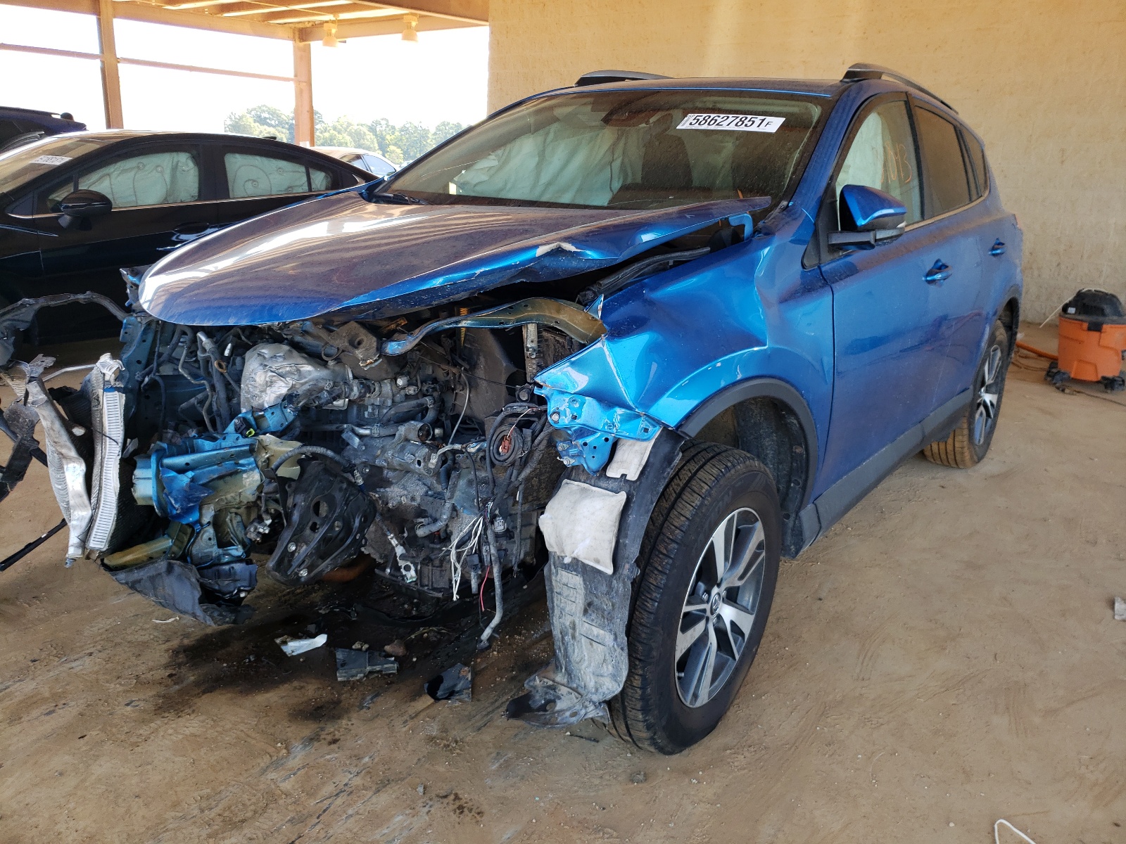Photo 2 from auction – 2017 TOYOTA RAV4 XLE with VIN 2T3RFREV7HW578571
