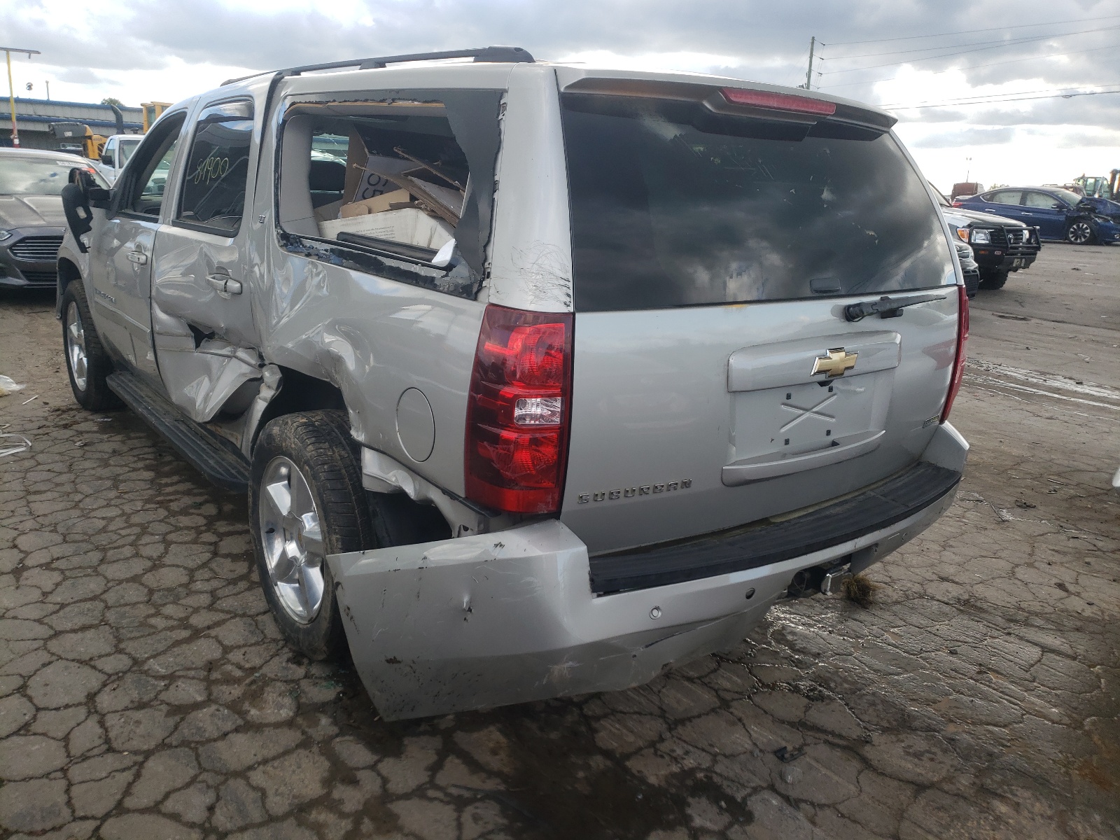 Photo 3 from auction – 2008 CHEVROLET SUBURBAN K with VIN 1GNFK16388J206904