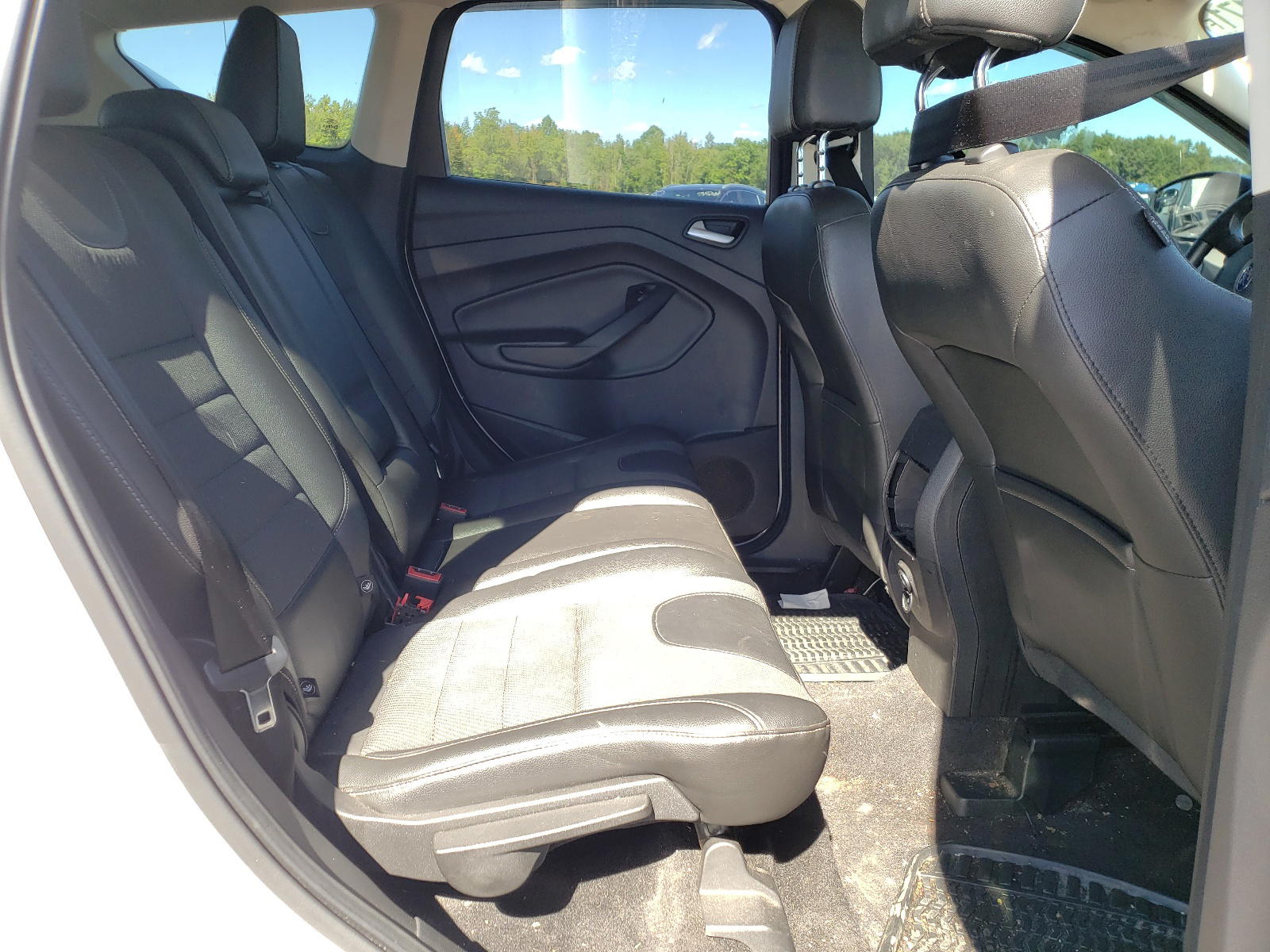 Photo 6 from auction – 2016 FORD ESCAPE with VIN 1FMCU0G75GUA94637
