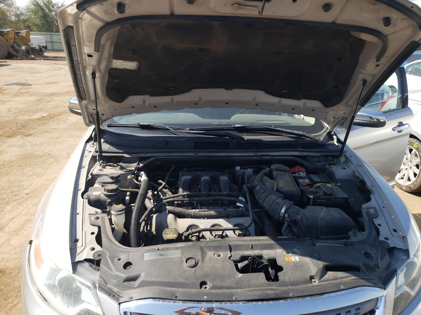 Photo 7 from auction – 2010 FORD TAURUS LIM with VIN 1FAHP2FW2AG153645