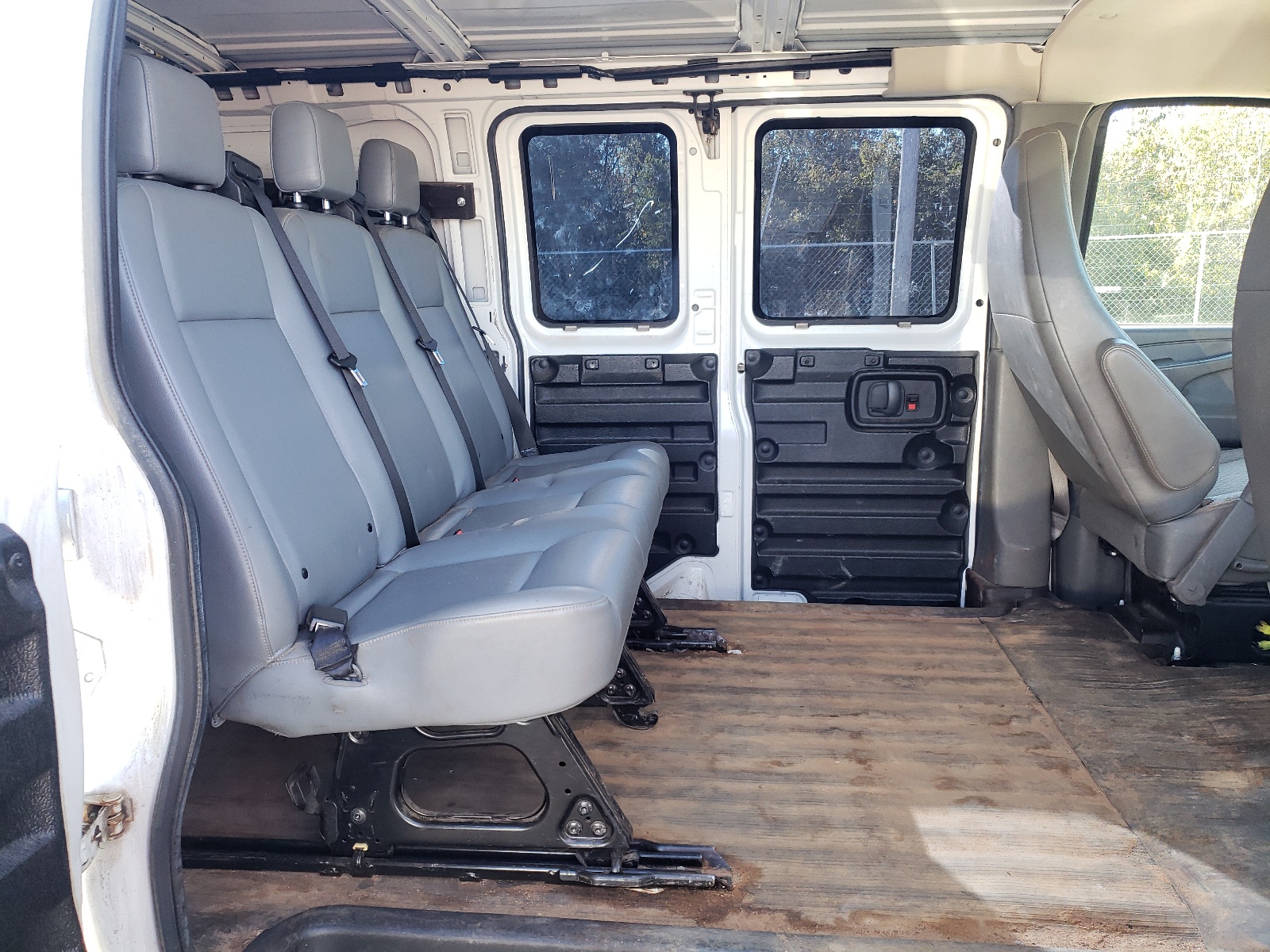 Photo 6 from auction – 2014 CHEVROLET EXPRESS G2 with VIN 1GCWGFCG8E1140901