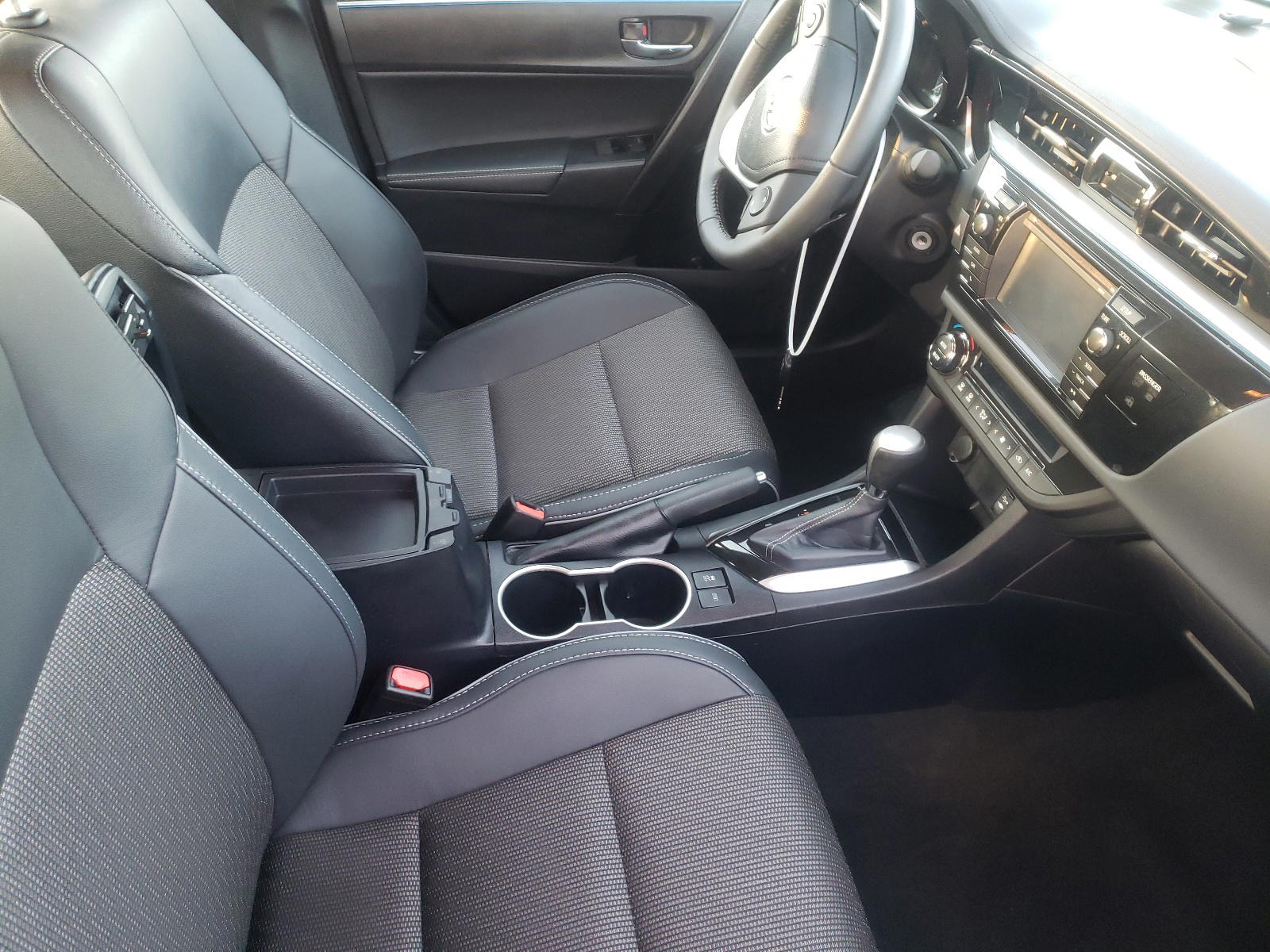 Photo 5 from auction – 2014 TOYOTA COROLLA L with VIN 2T1BURHEXEC125649