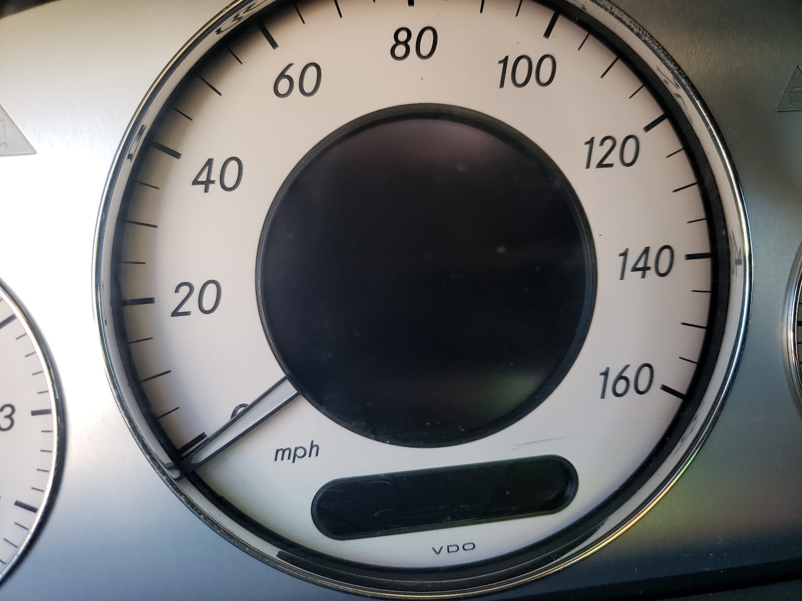 Photo 8 from auction – 2003 MERCEDES-BENZ E 500 with VIN WDBUF70J63A147468