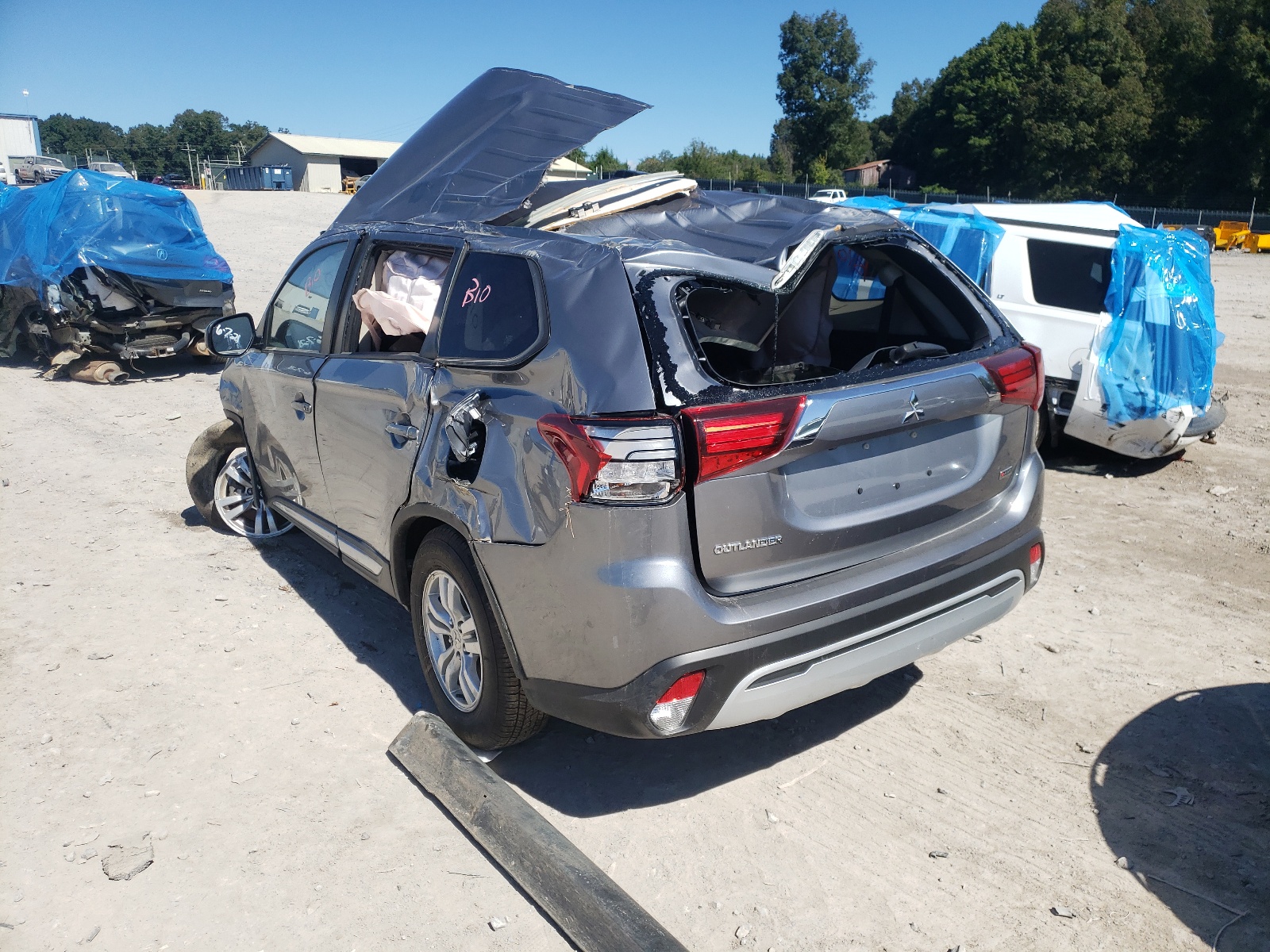 Photo 3 from auction – 2020 MITSUBISHI OUTLANDER with VIN JA4AZ2A37LZ611670