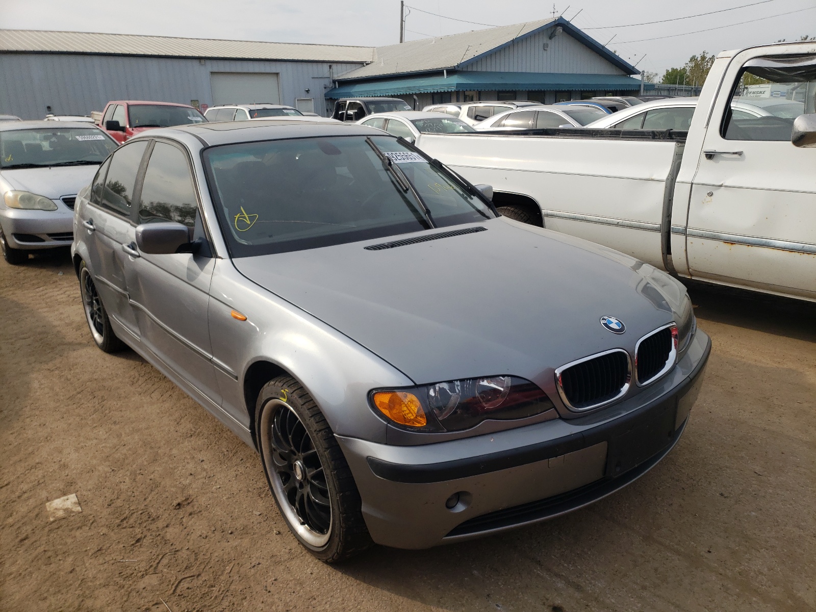 Photo 1 from auction – 2004 BMW 325 IS SUL with VIN WBAAZ33414KP90023