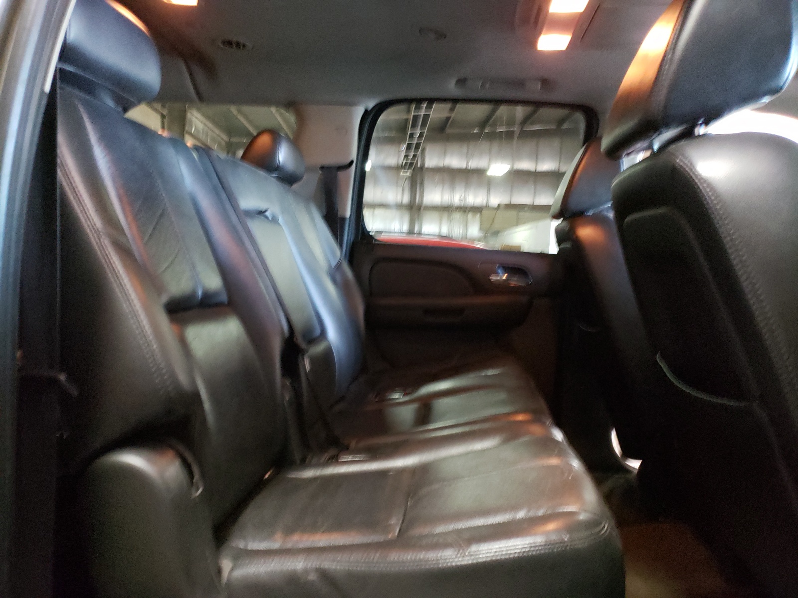 Photo 6 from auction – 2007 CHEVROLET SUBURBAN K with VIN 3GNFK16387G291081