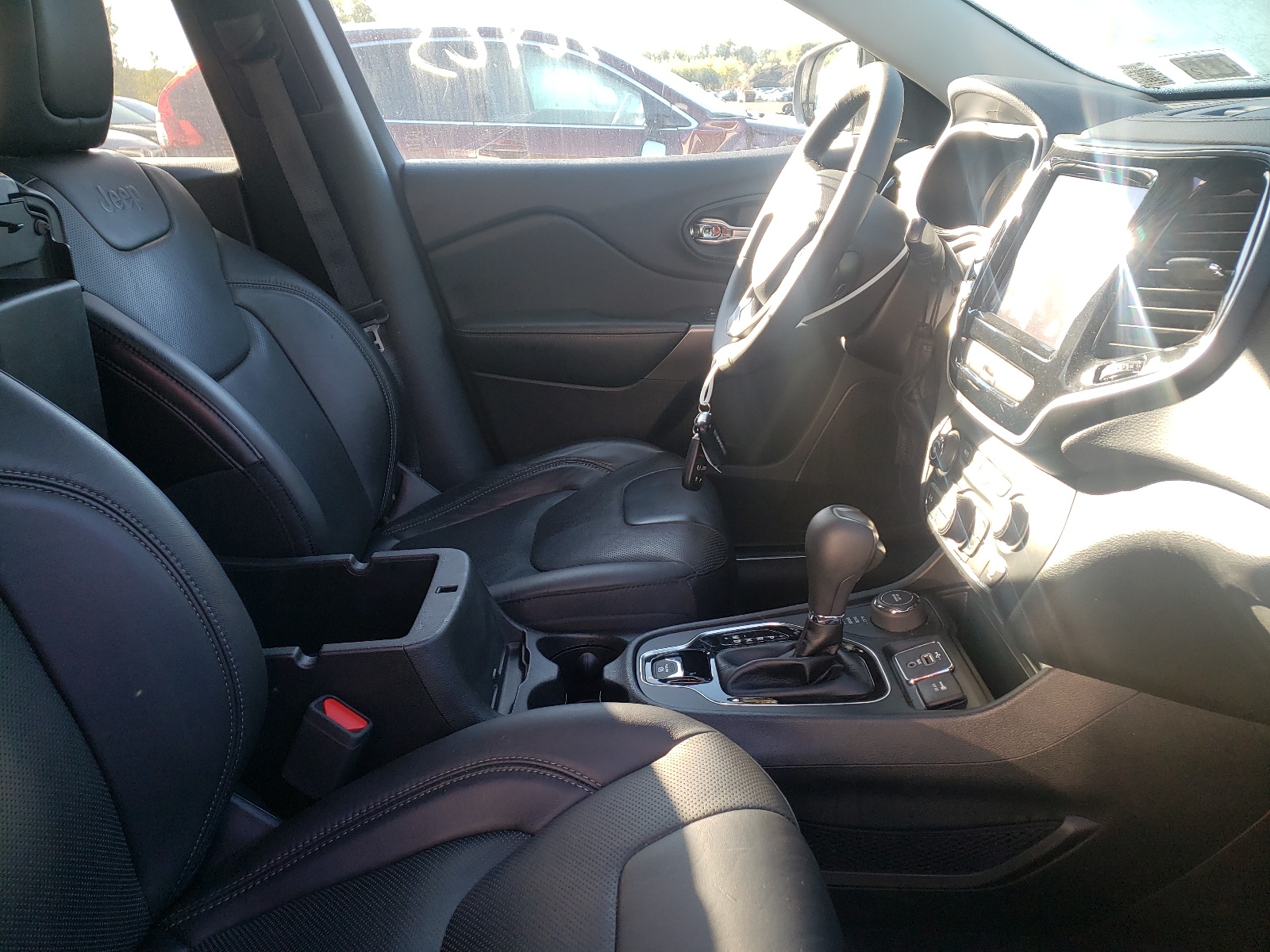 Photo 5 from auction – 2019 JEEP CHEROKEE L with VIN 1C4PJMDN7KD254261