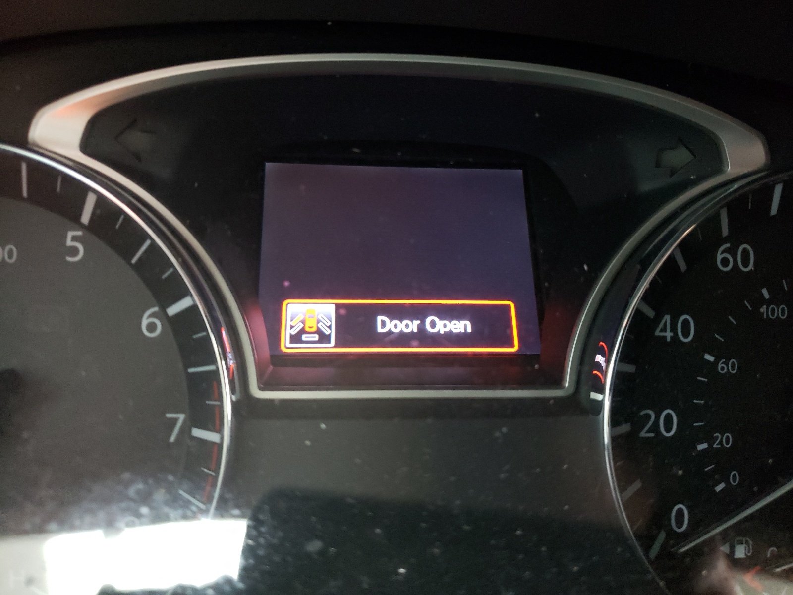 Photo 8 from auction – 2017 NISSAN PATHFINDER with VIN 5N1DR2MM4HC697811