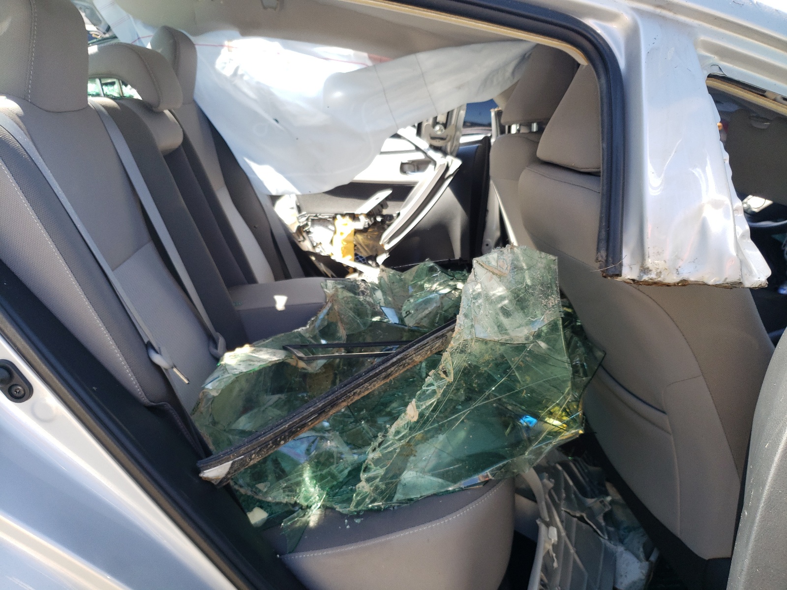 Photo 6 from auction – 2019 TOYOTA COROLLA L with VIN 2T1BURHE7KC153887