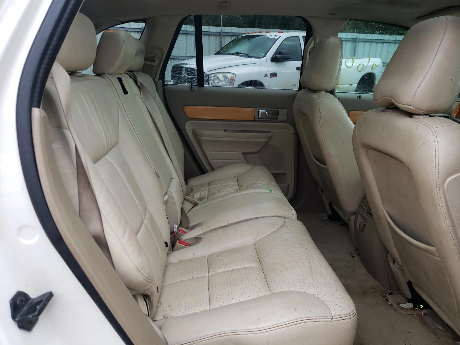 Photo 6 from auction – 2007 LINCOLN MKX with VIN 2LMDU68C37BJ27065