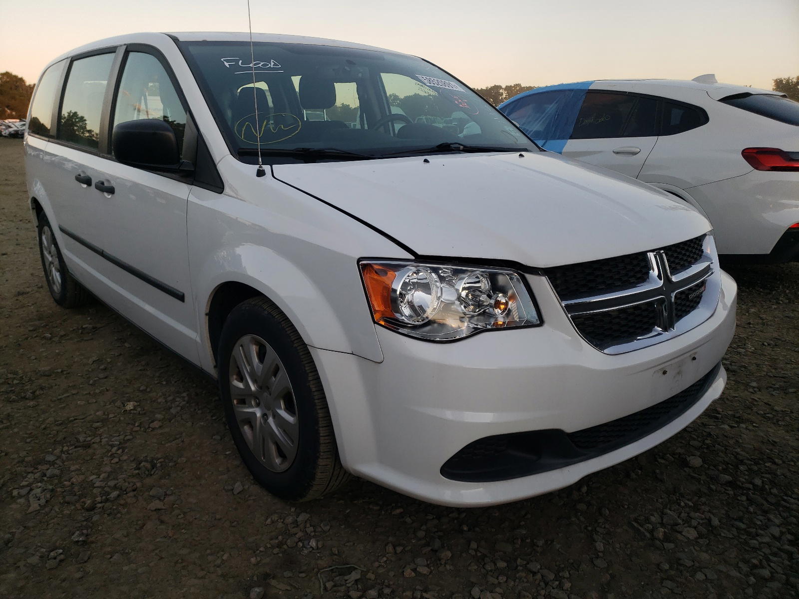 DODGE GRAND CARA 2016 with VIN 2C4RDGBG7GR146748 - Photo from auction