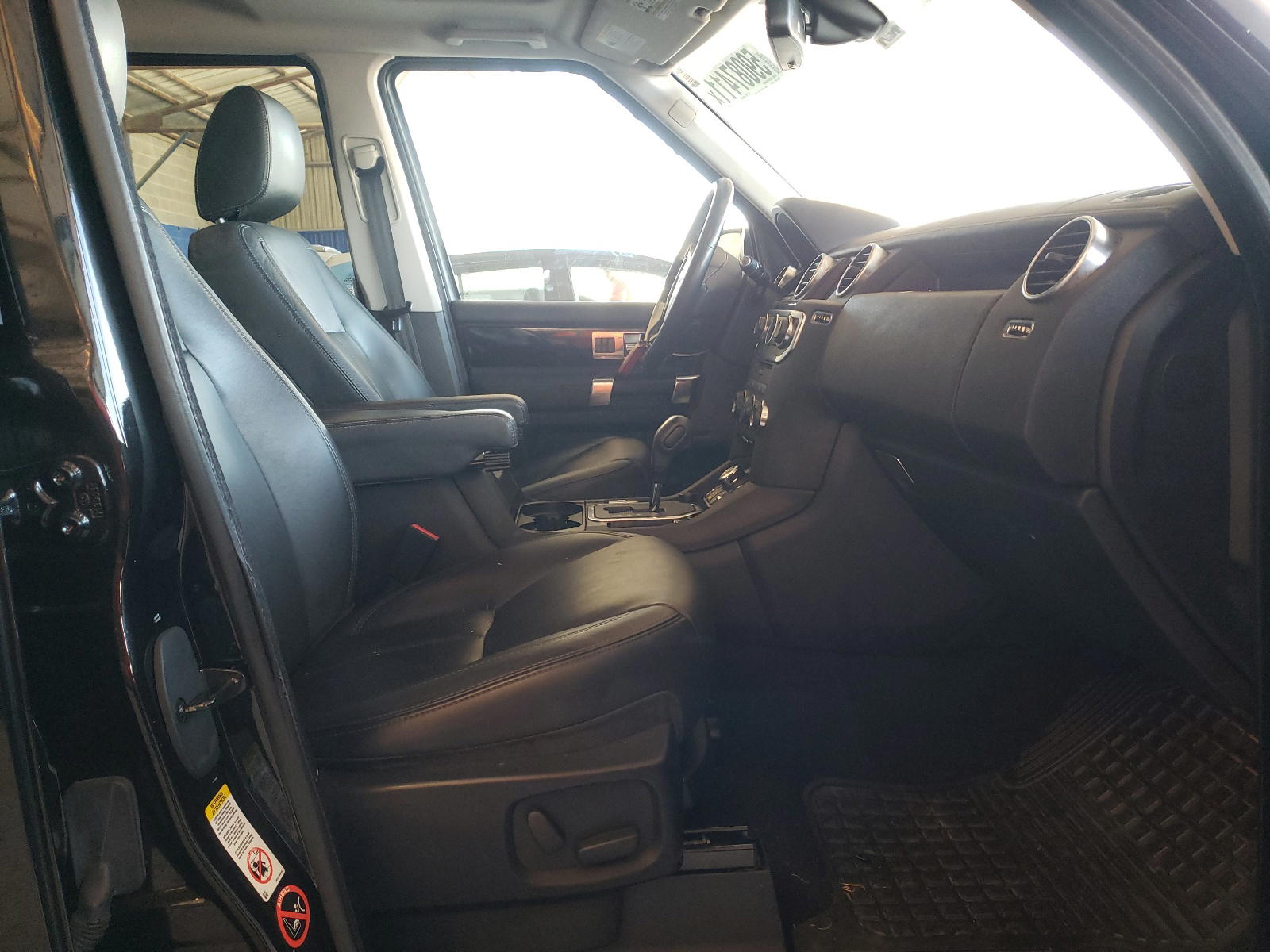 Photo 5 from auction – 2012 LAND ROVER LR4 HSE LU with VIN SALAK2D43CA651816