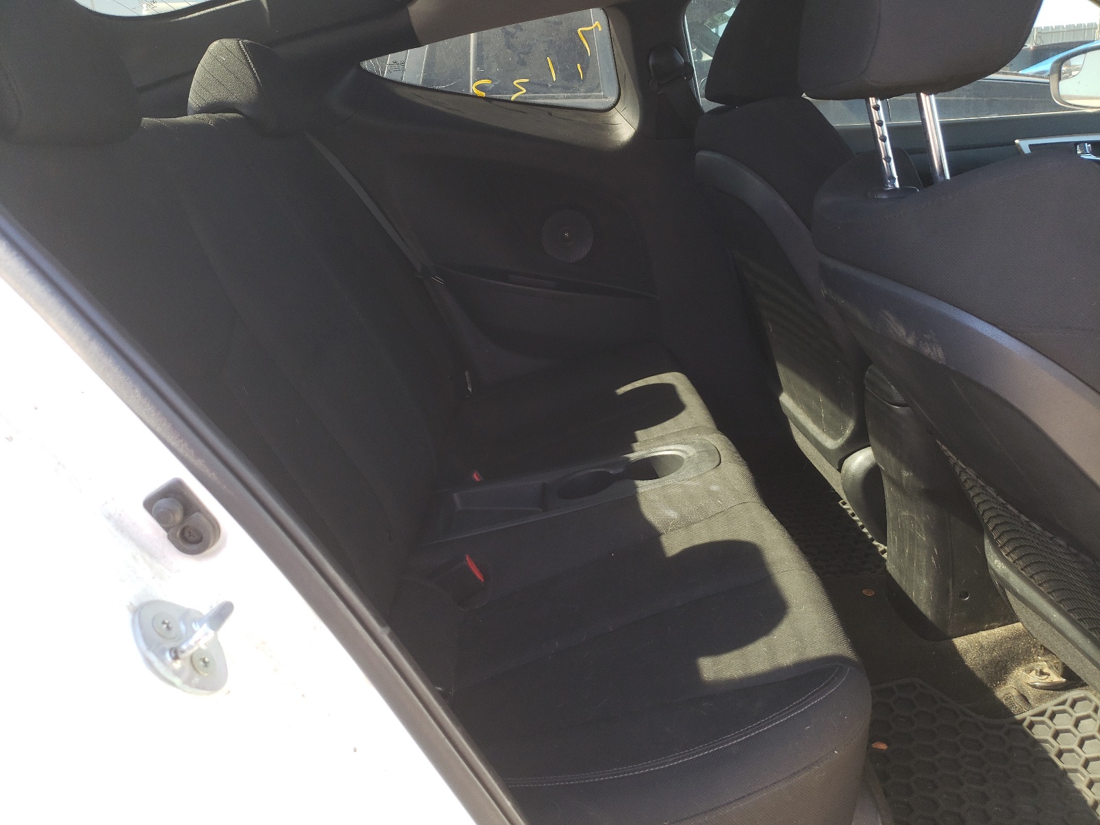 Photo 6 from auction – 2015 HYUNDAI VELOSTER with VIN KMHTC6AD0FU245113