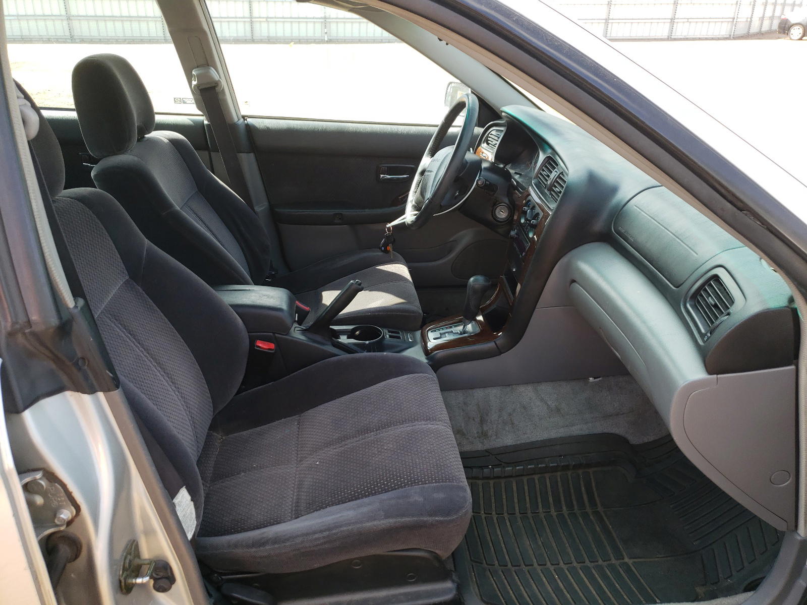 Photo 5 from auction – 2003 SUBARU LEGACY L with VIN 4S3BE635637216418