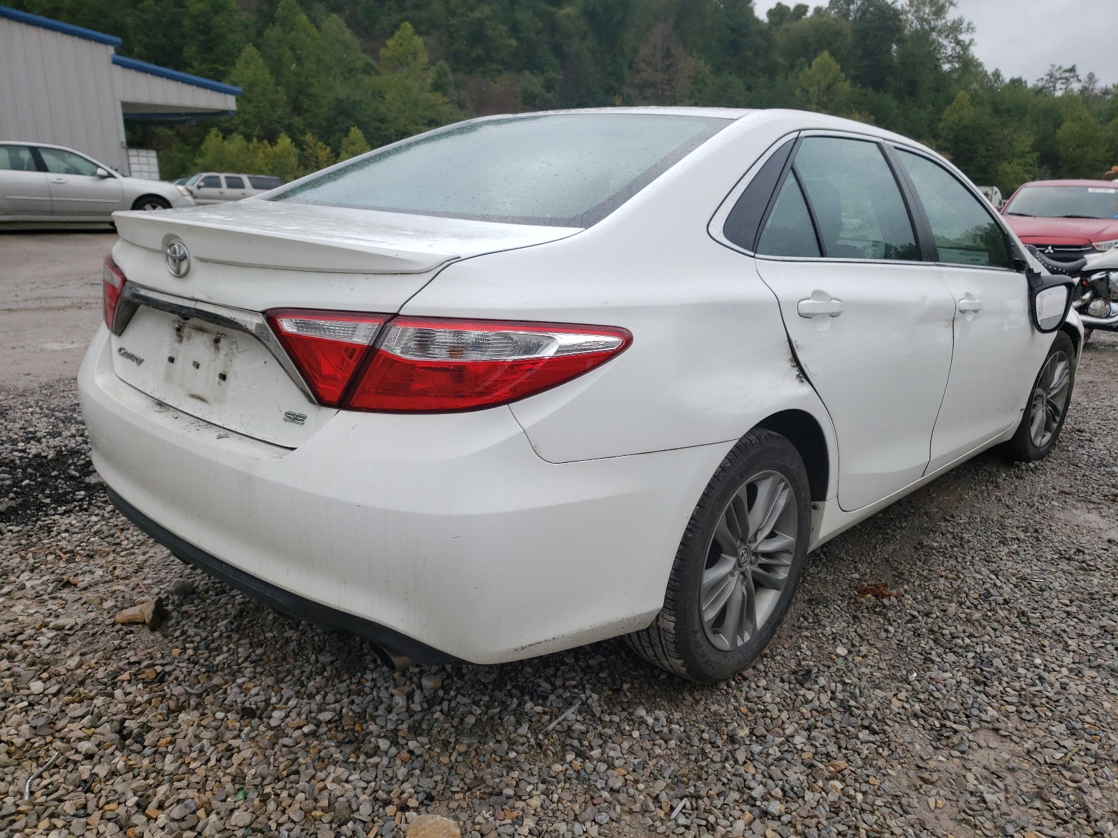Photo 4 from auction – 2015 TOYOTA CAMRY LE with VIN 4T1BF1FK8FU905444