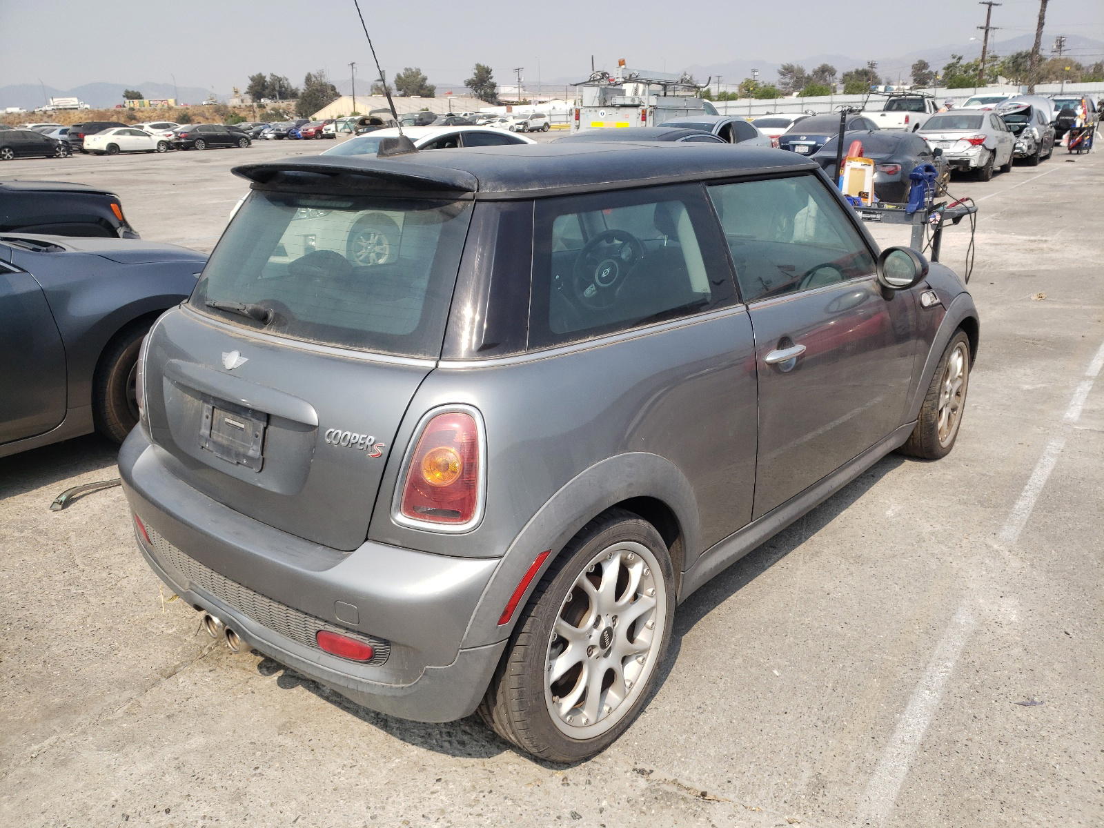 Photo 4 from auction – 2008 MINI COOPER S with VIN WMWMF73548TT92889