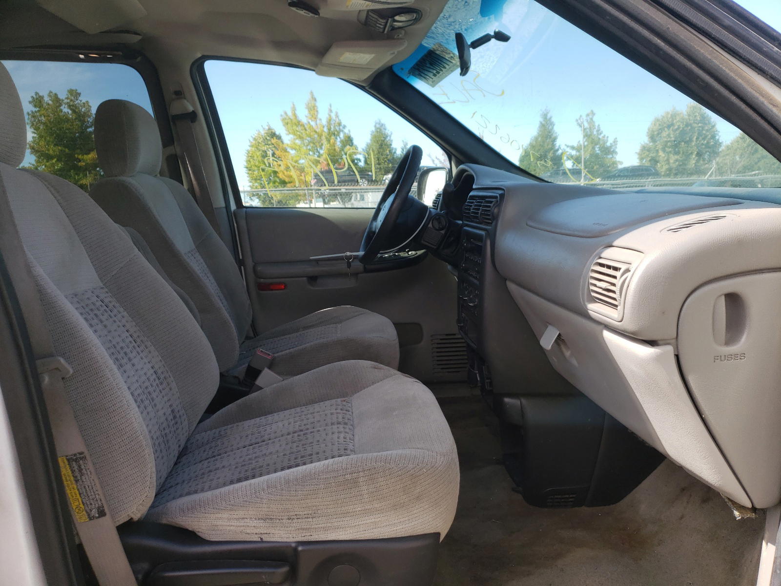 Photo 5 from auction – 2003 CHEVROLET VENTURE with VIN 1GNDX03E03D295948