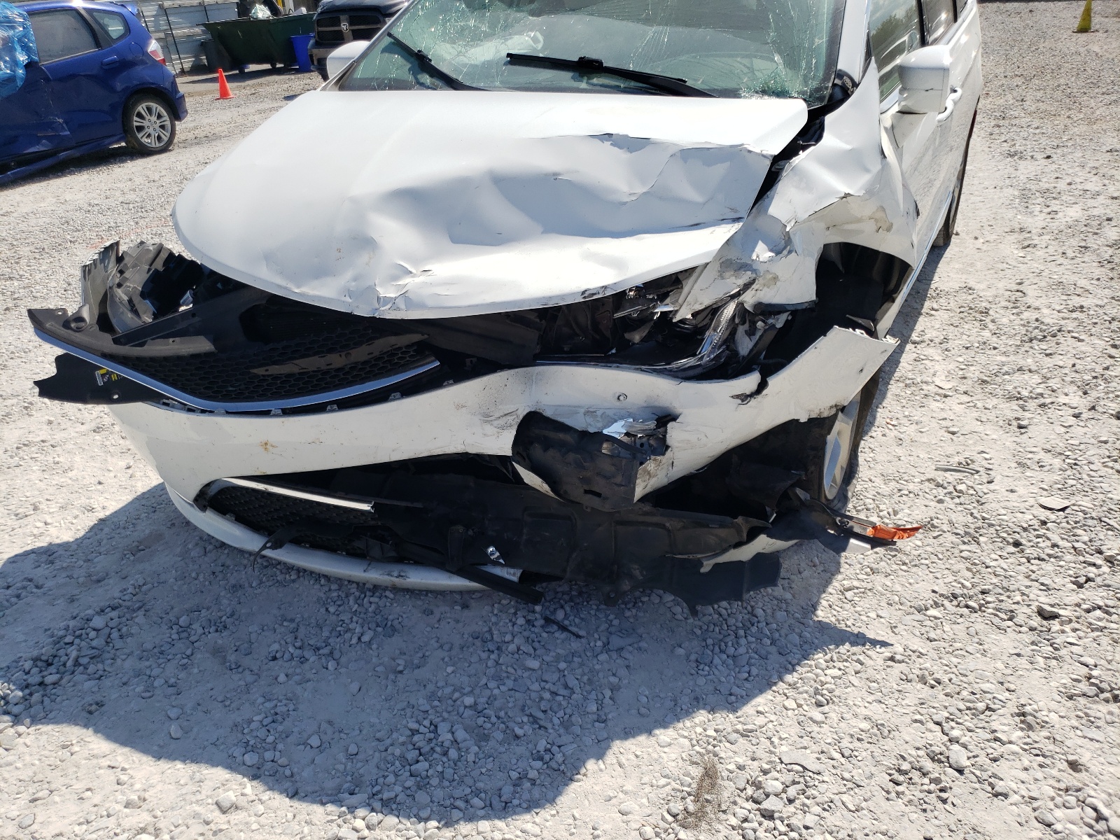 Фото 9 с аукциона – 2017 CHRYSLER PACIFICA T с VIN 2C4RC1EGXHR518466