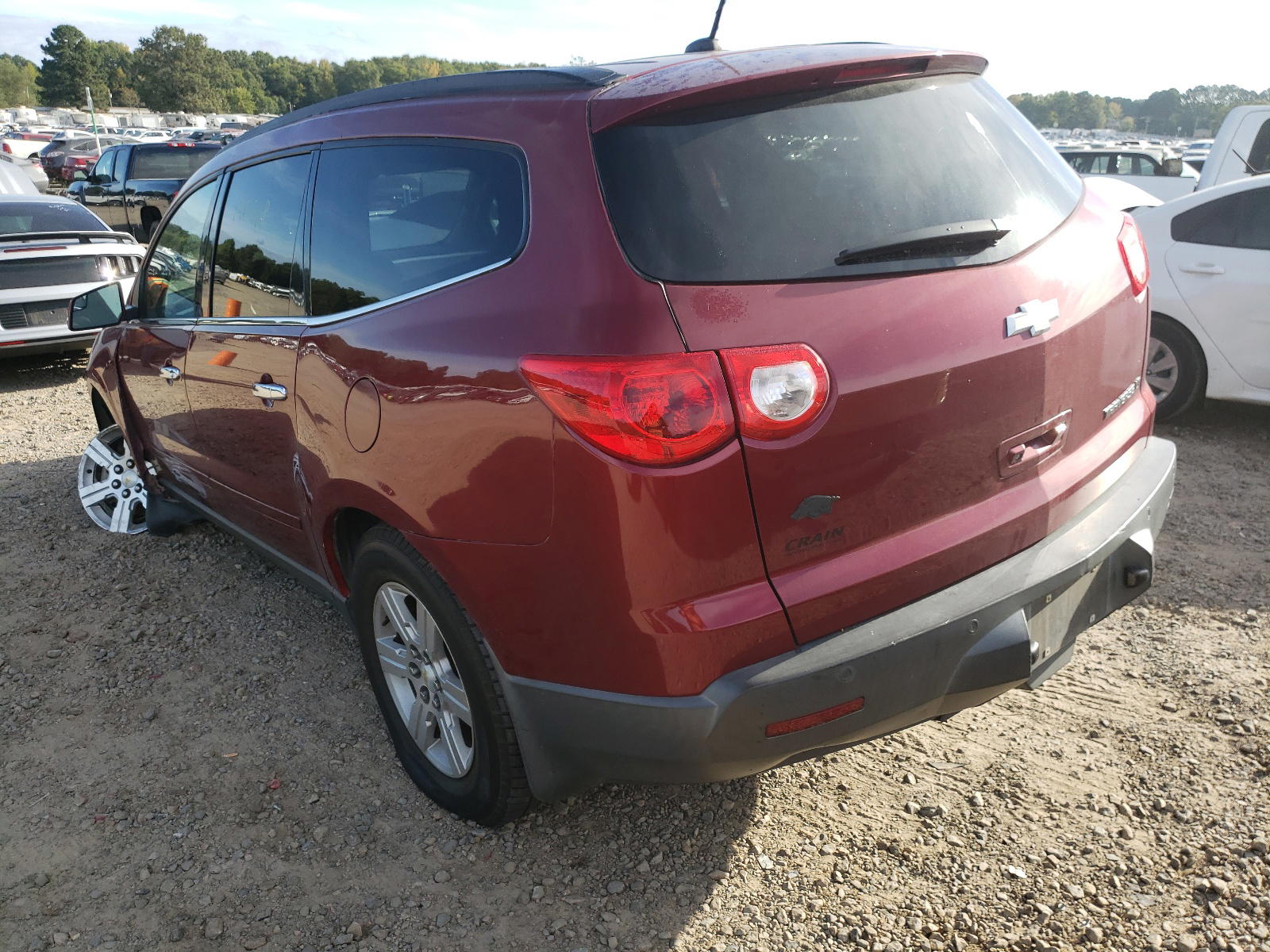Photo 3 from auction – 2011 CHEVROLET TRAVERSE L with VIN 1GNKRGED6BJ122952