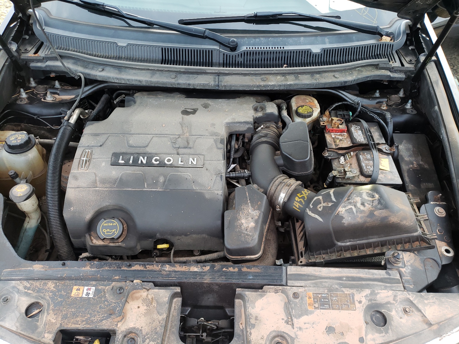Photo 7 from auction – 2017 LINCOLN MKT with VIN 2LMHJ5NK1HBL01426