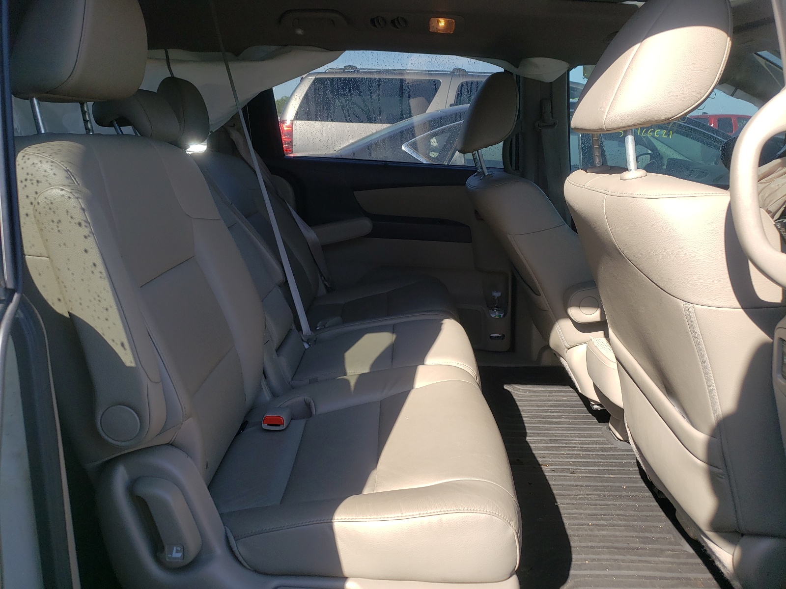 Photo 6 from auction – 2016 HONDA ODYSSEY EX with VIN 5FNRL5H66GB040387
