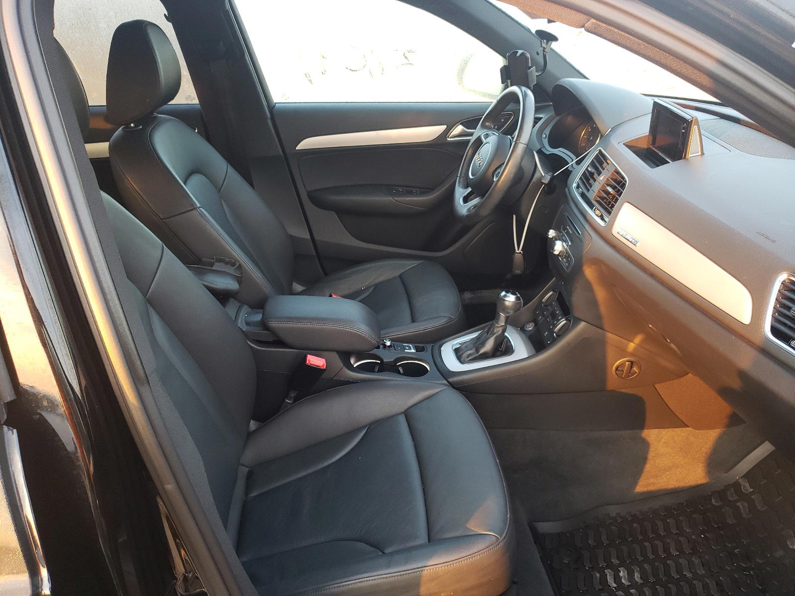Photo 5 from auction – 2017 AUDI Q3 PREMIUM with VIN WA1ECCFS4HR009955
