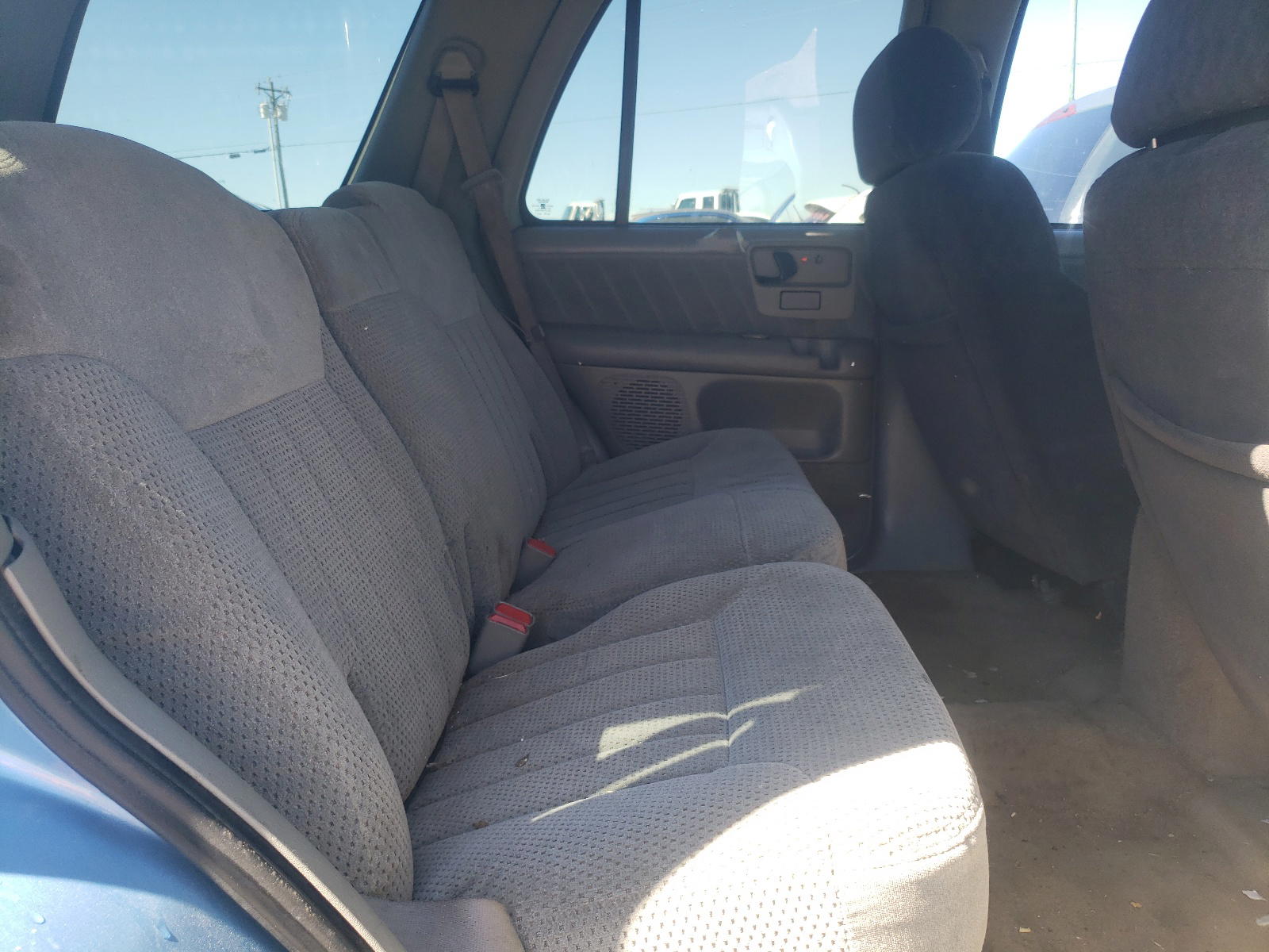 Photo 6 from auction – 1997 CHEVROLET BLAZER with VIN 1GNCS13W0VK225163