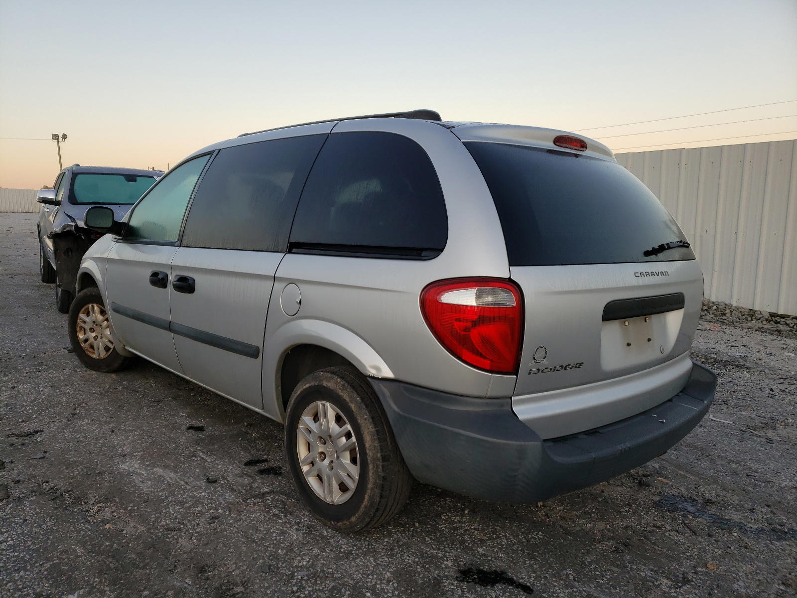 Photo 3 from auction – 2005 DODGE CARAVAN SE with VIN 1D4GP25RX5B395784