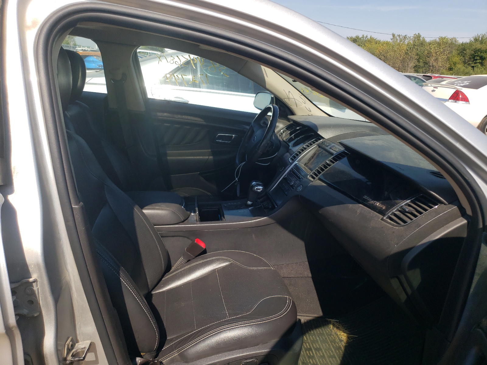 Photo 5 from auction – 2010 FORD TAURUS LIM with VIN 1FAHP2FW2AG153645