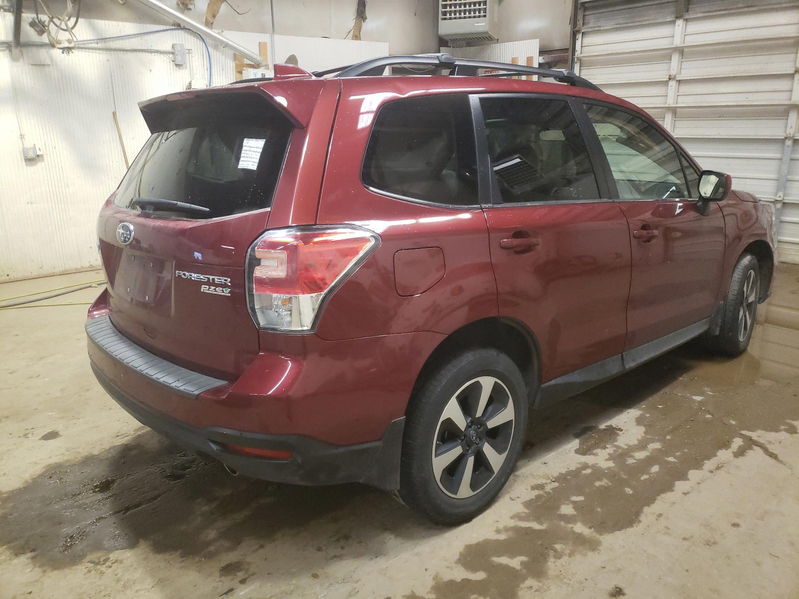 Photo 4 from auction – 2017 SUBARU FORESTER 2 with VIN JF2SJAJC1HH492685
