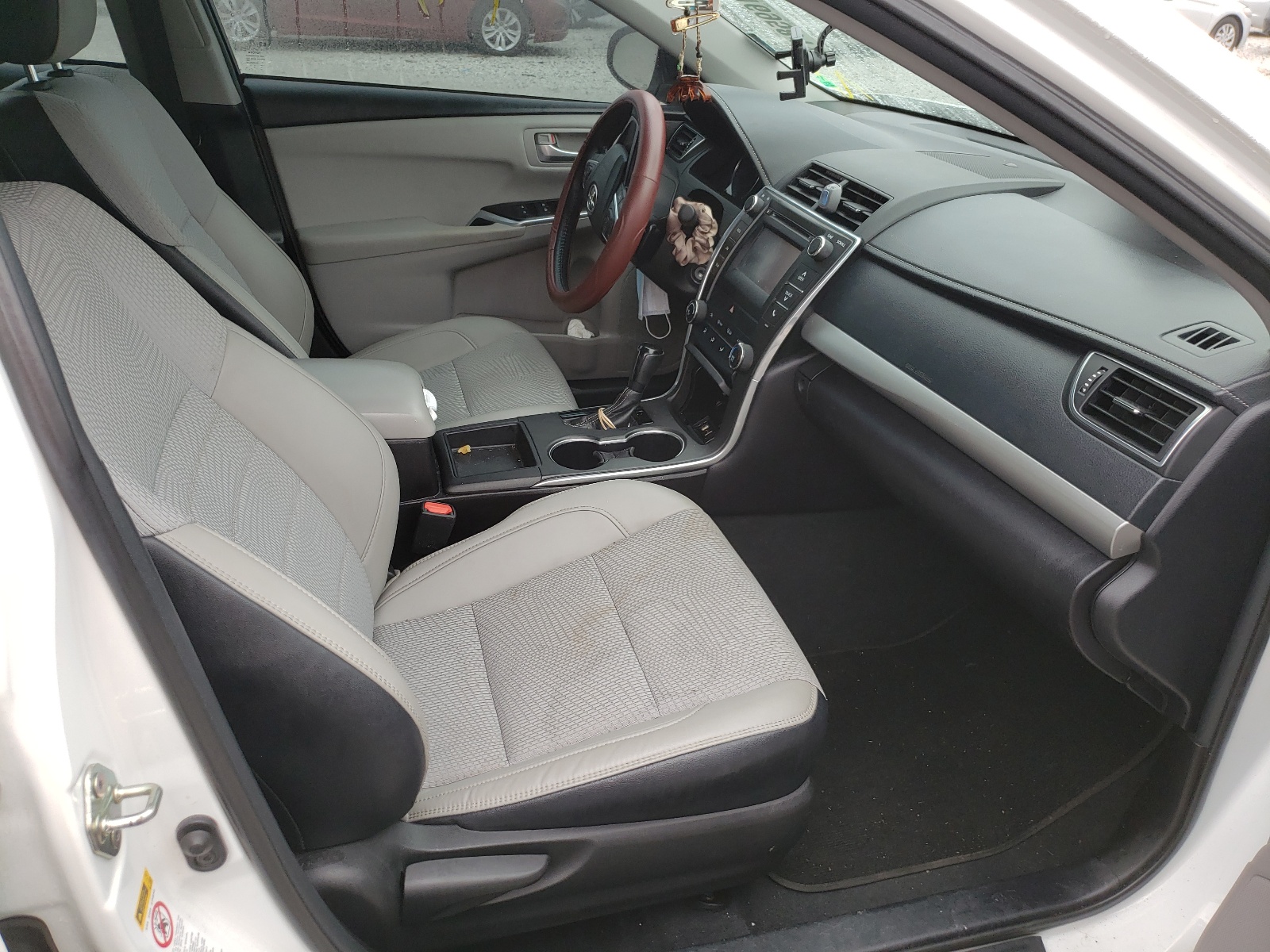 Photo 5 from auction – 2017 TOYOTA CAMRY LE with VIN 4T1BF1FK2HU378519