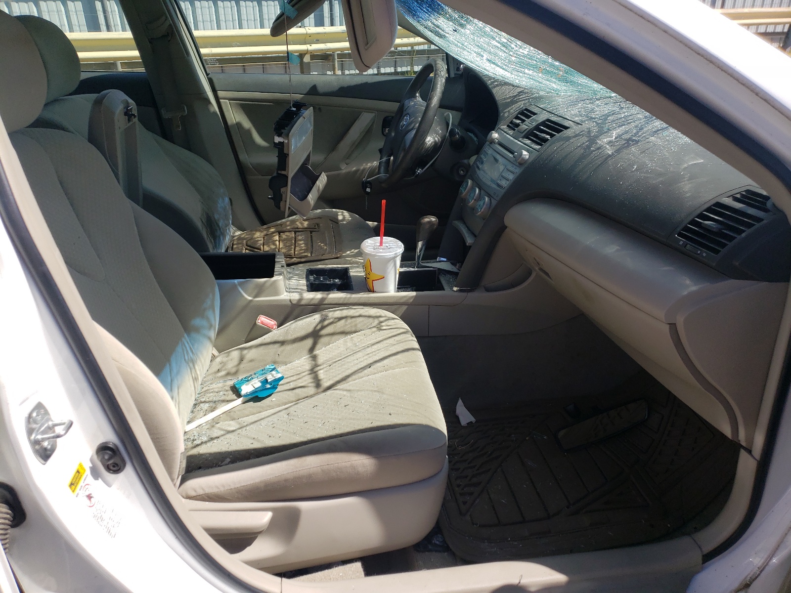 Photo 5 from auction – 2009 TOYOTA CAMRY BASE with VIN 4T1BE46K69U869729