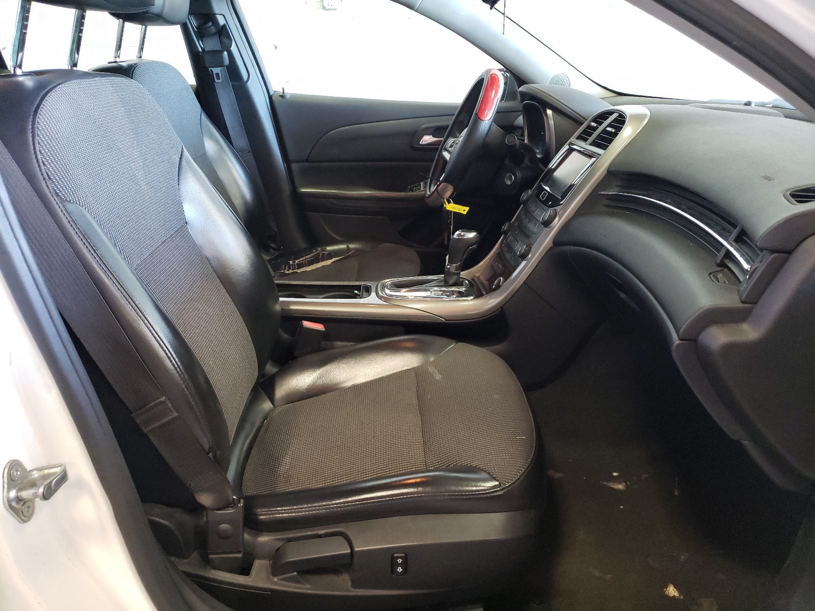 Photo 5 from auction – 2013 CHEVROLET MALIBU  LT with VIN 1G11C5SA6DF273468