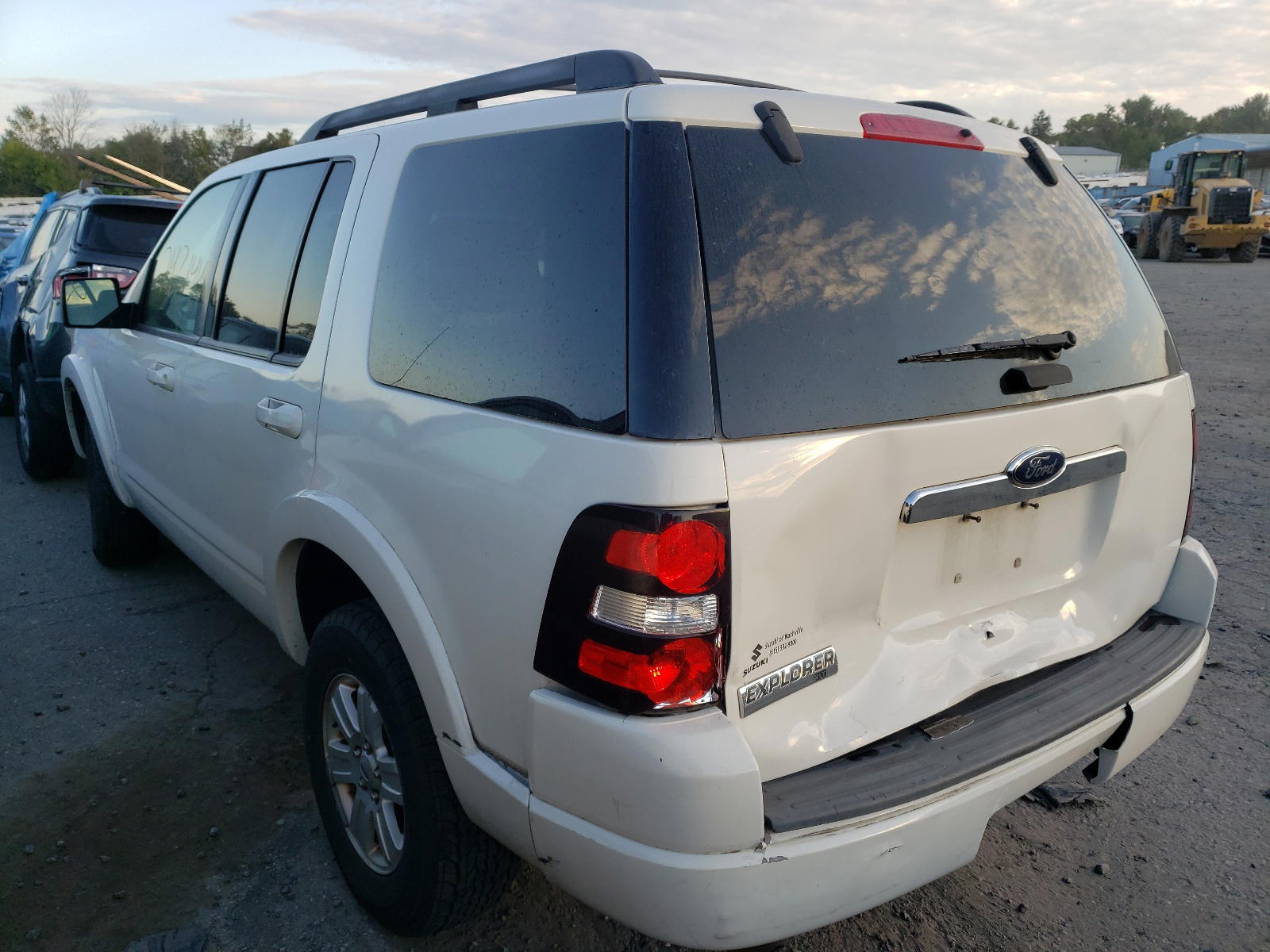 Photo 3 from auction – 2010 FORD EXPLORER X with VIN 1FMEU6DE2AUA17357