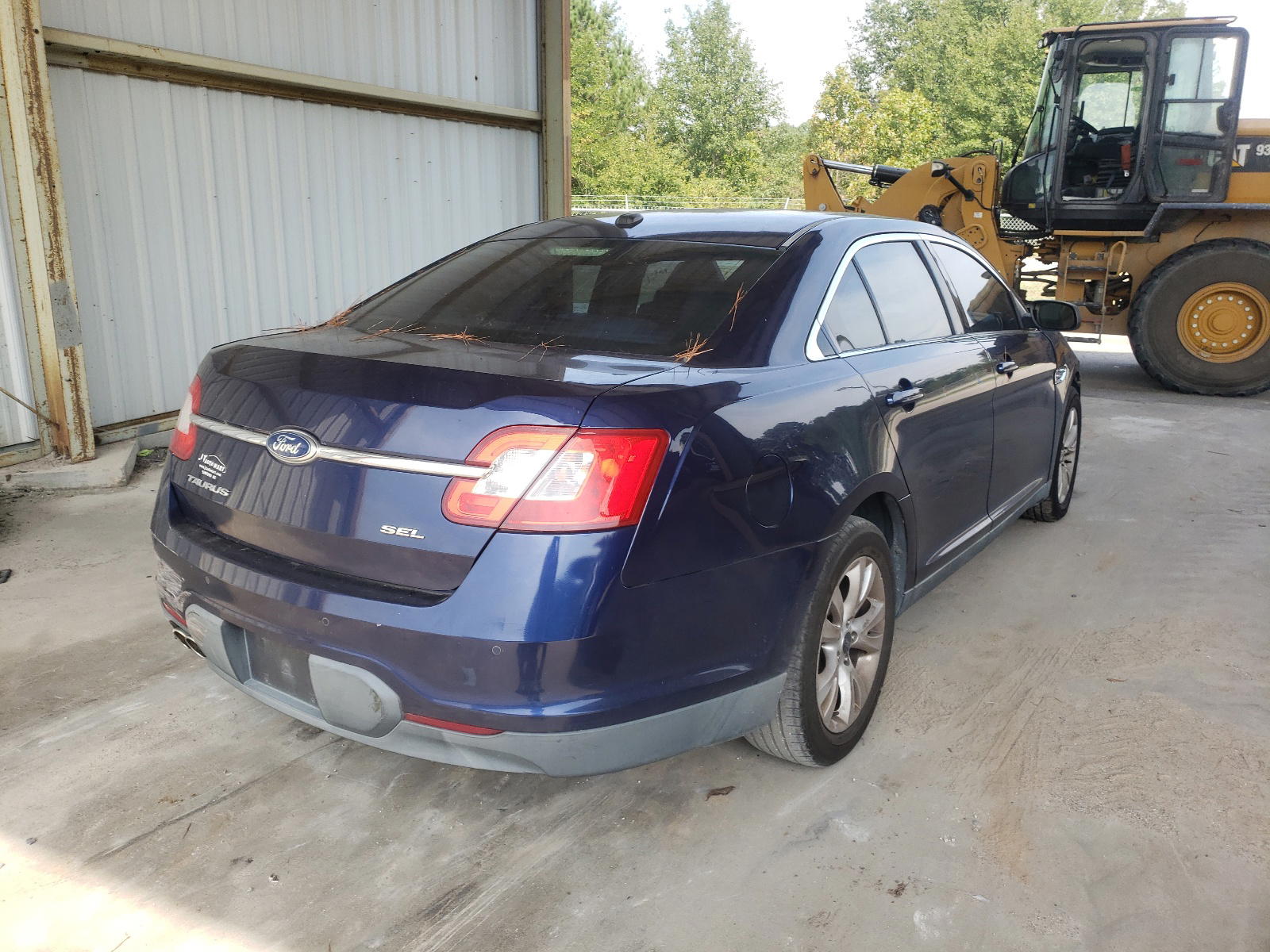 Photo 4 from auction – 2011 FORD TAURUS SEL with VIN 1FAHP2EW4BG185676