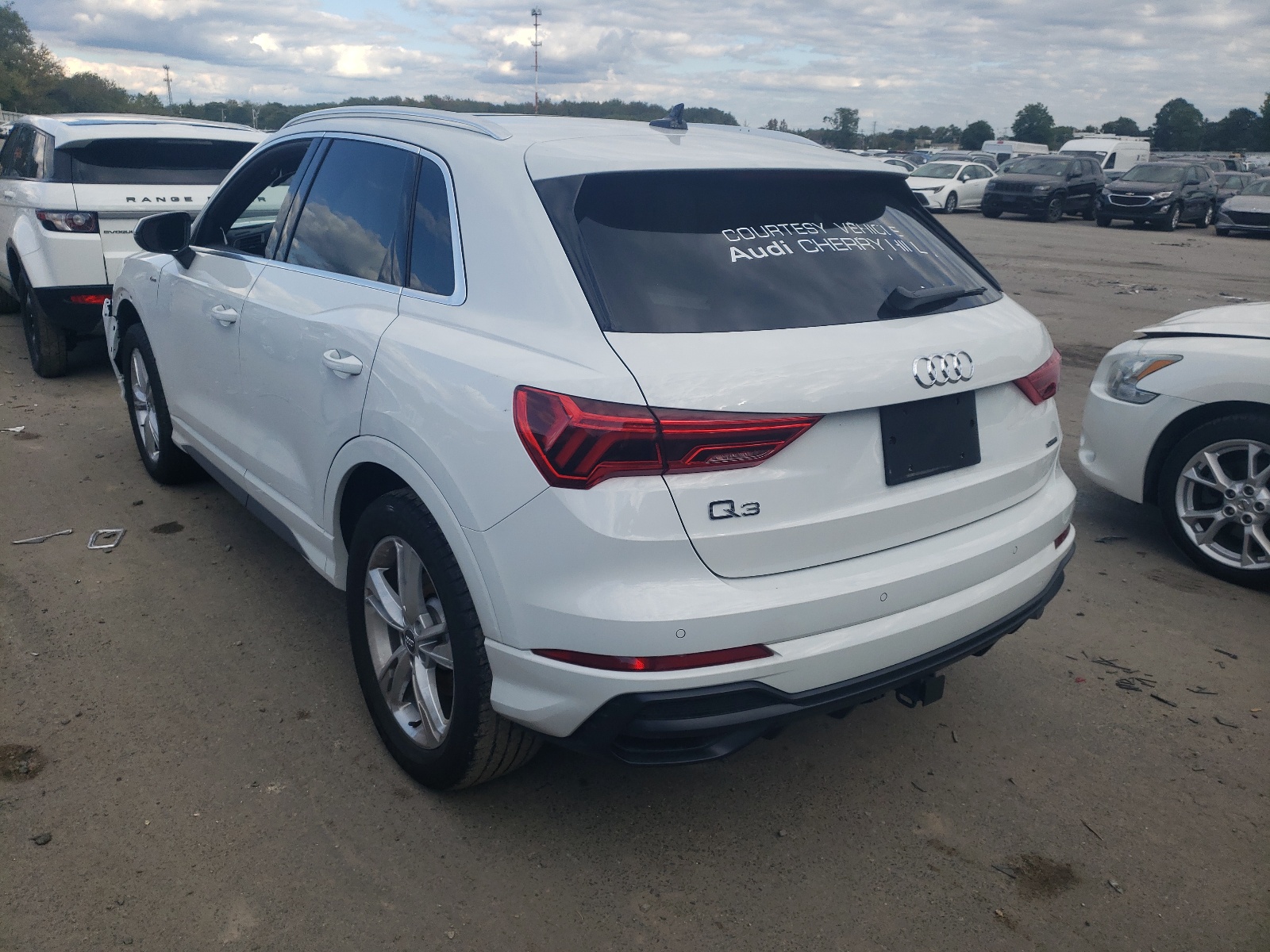 Photo 3 from auction – 2021 AUDI Q3 PREMIUM with VIN WA1DECF38M1011344
