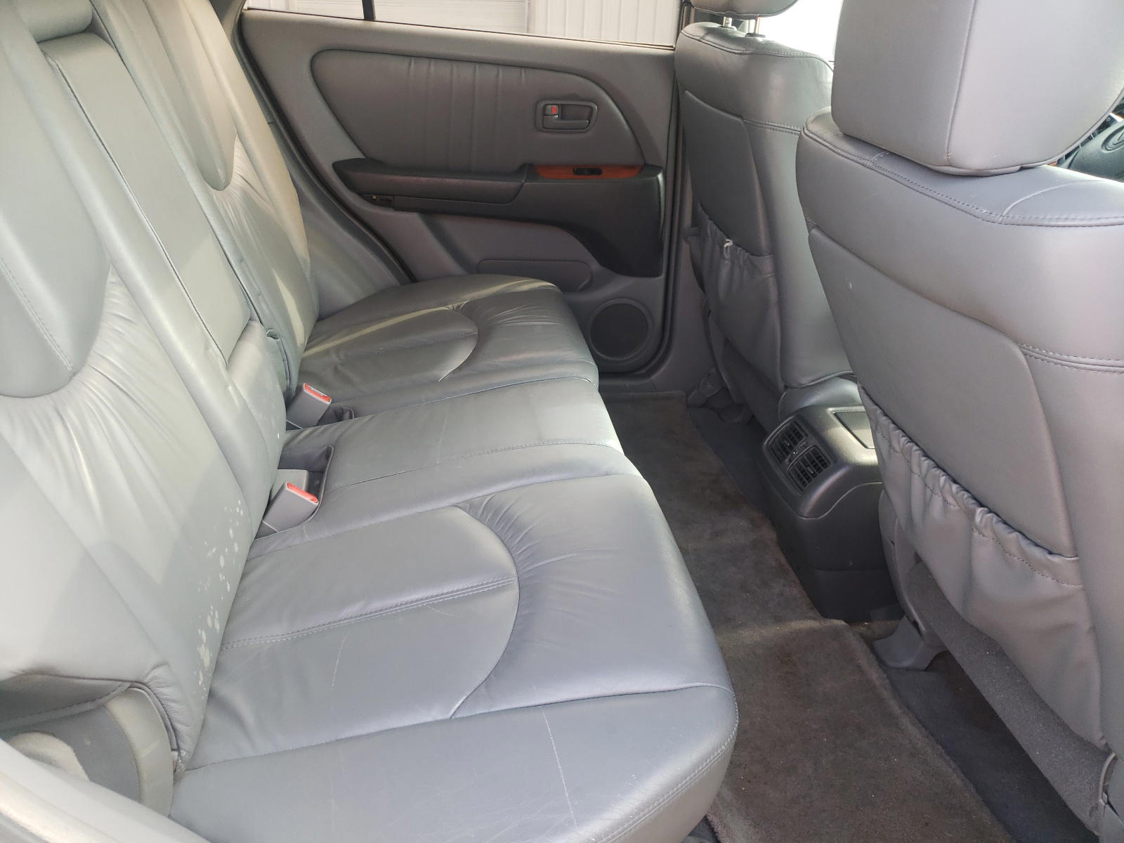 Photo 6 from auction – 2000 LEXUS RX 300 with VIN JT6GF10U7Y0047566