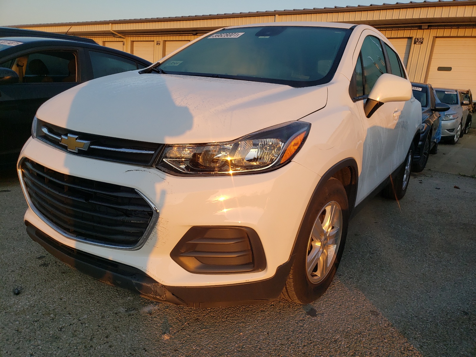 Photo 2 from auction – 2019 CHEVROLET TRAX LS with VIN 3GNCJKSB1KL389832