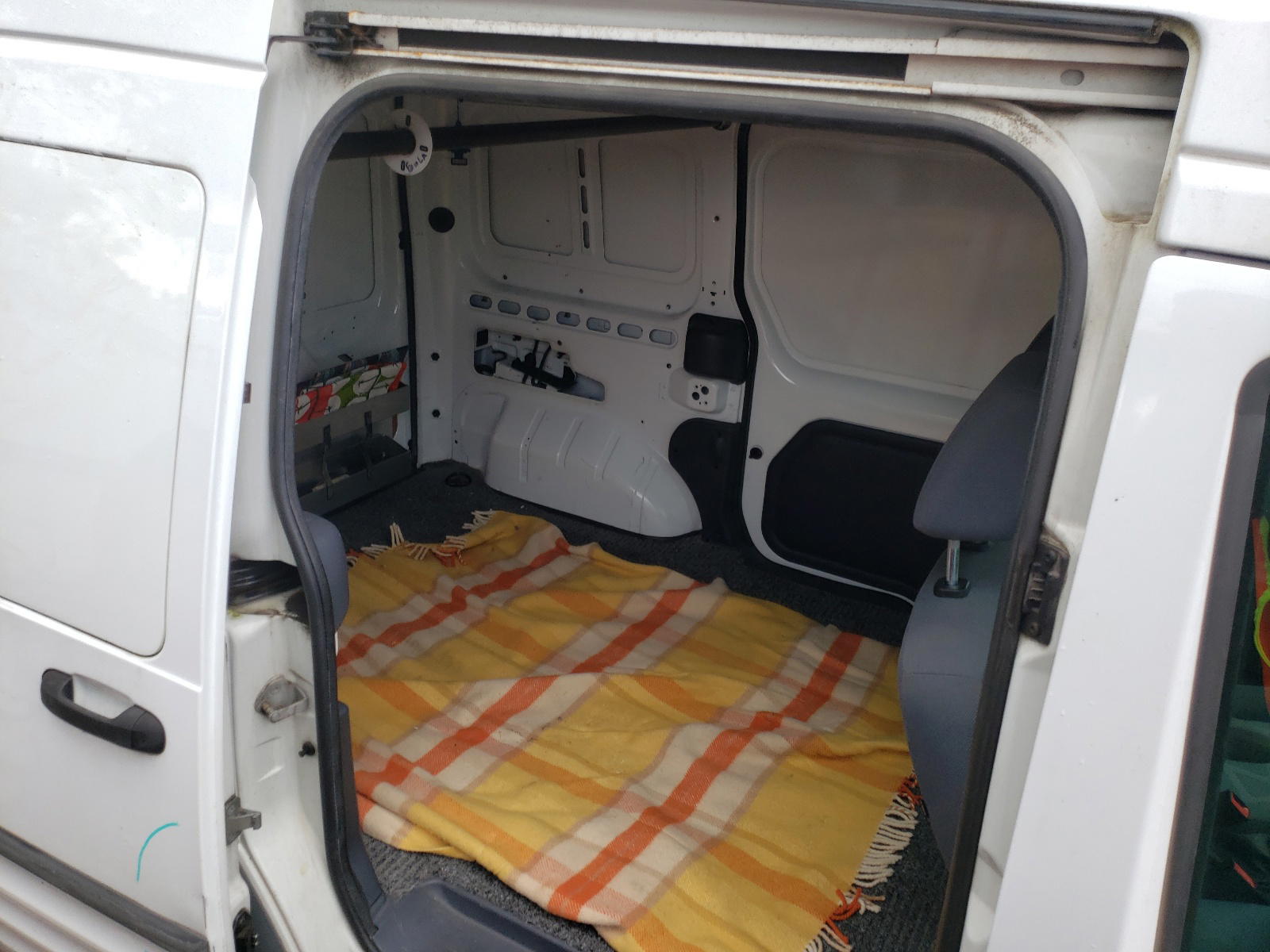 Photo 6 from auction – 2011 FORD TRANSIT CO with VIN NM0LS7BN8BT053231