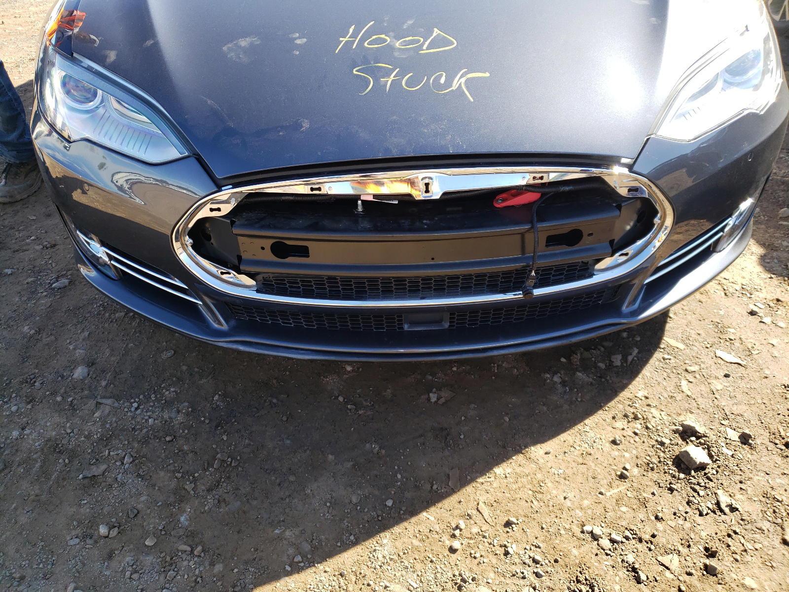 Photo 9 from auction – 2015 TESLA MODEL S 85 with VIN 5YJSA1H28FFP71317