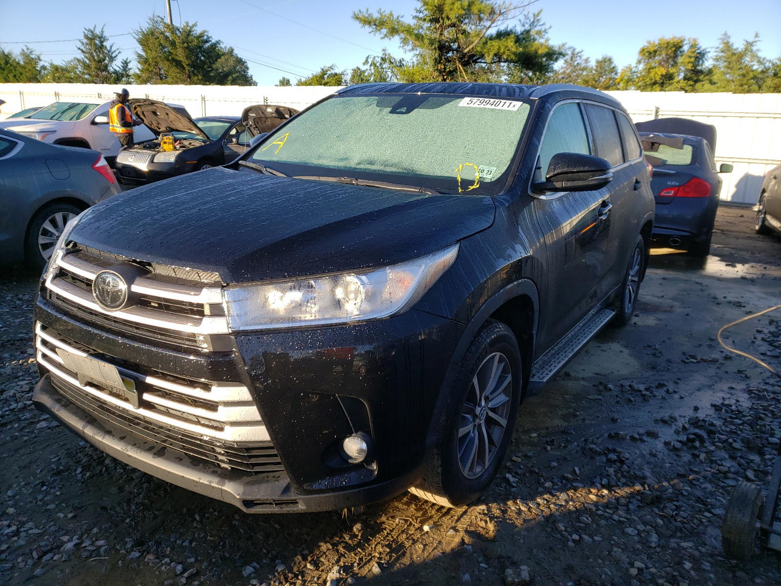 Photo 2 from auction – 2018 TOYOTA HIGHLANDER with VIN 5TDJZRFH2JS907049