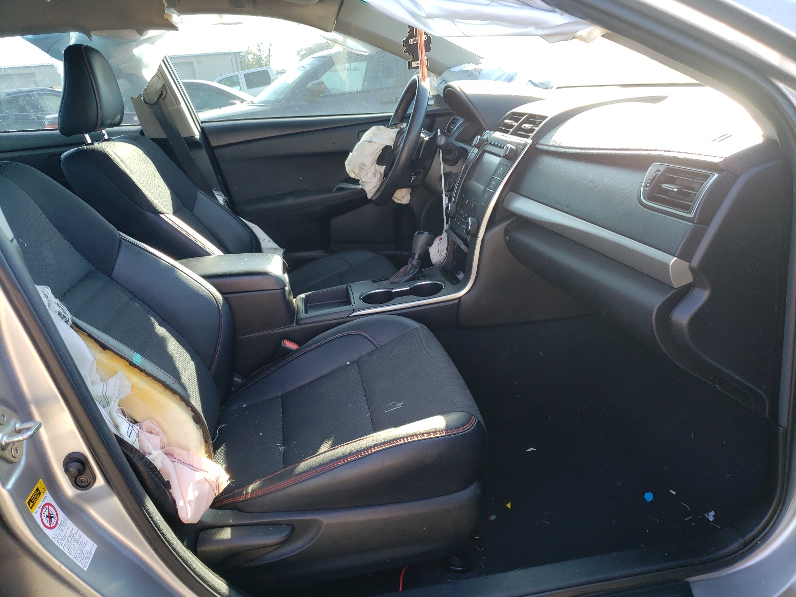 Photo 5 from auction – 2017 TOYOTA CAMRY LE with VIN 4T1BF1FK3HU428859