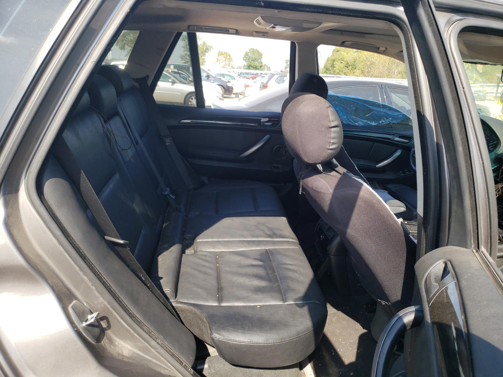 Photo 6 from auction – 2004 BMW X5 3.0I with VIN 5UXFA13544LU28595