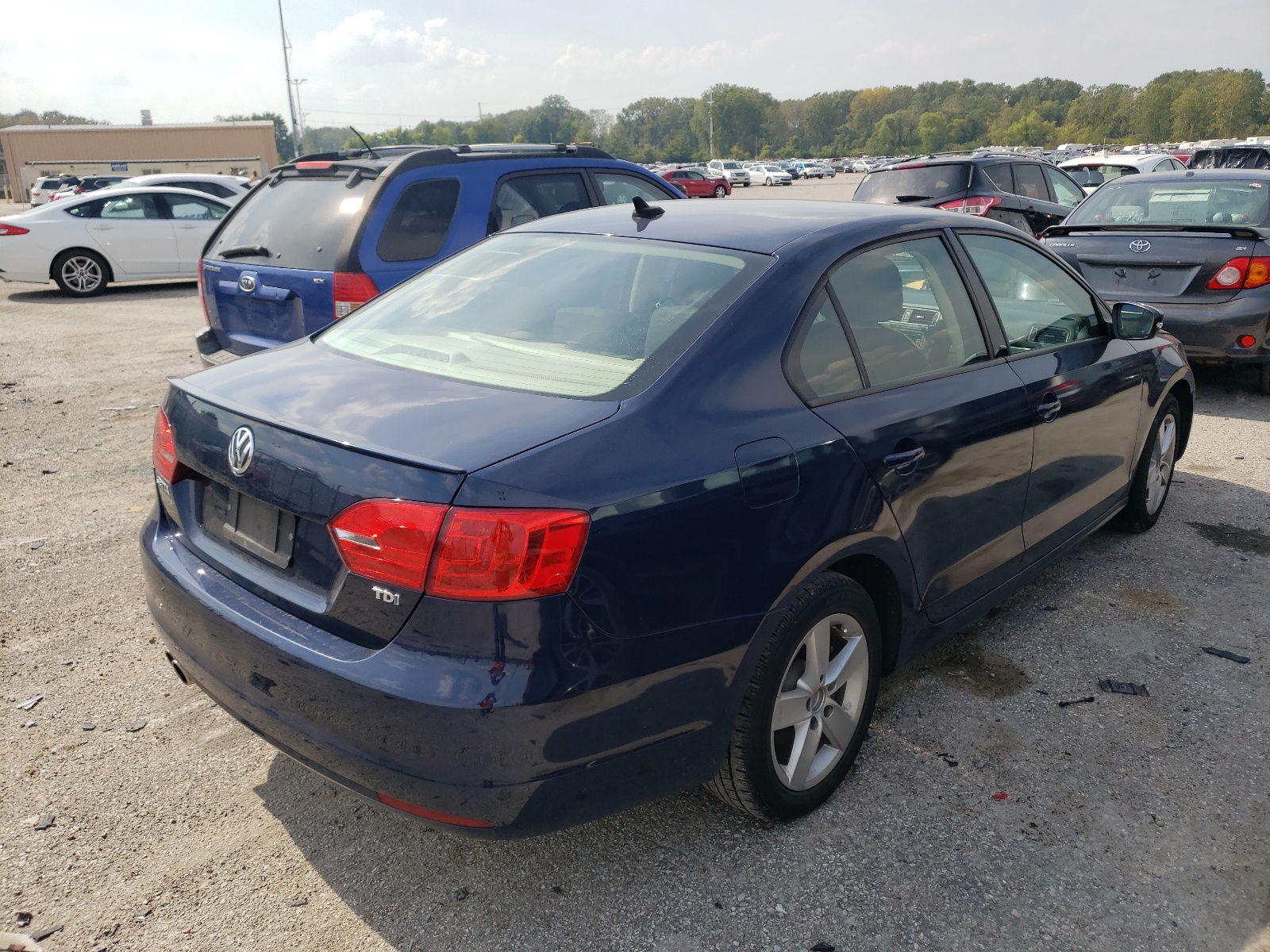 Photo 16 from auction – 2011 VOLKSWAGEN JETTA TDI with VIN 3VWLL7AJ5BM095639