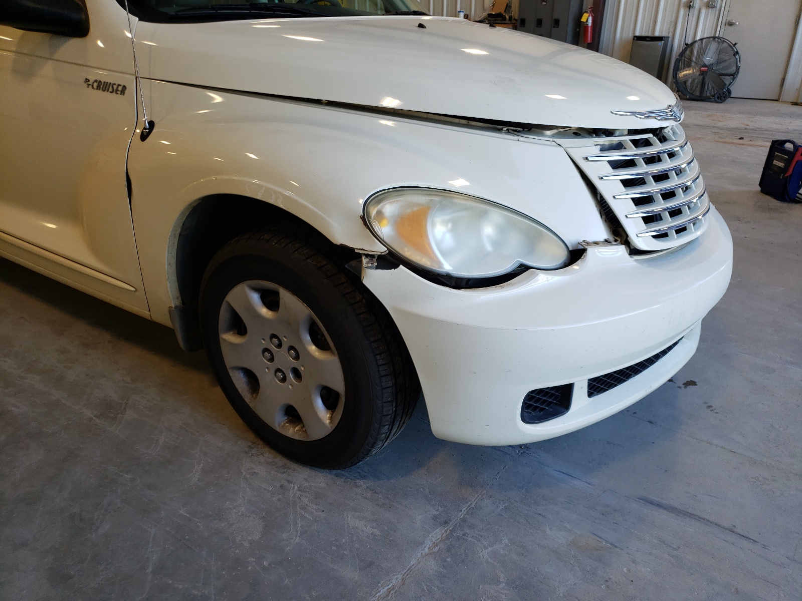 Photo 9 from auction – 2010 CHRYSLER PT CRUISER with VIN 3A4FY58B96T356104