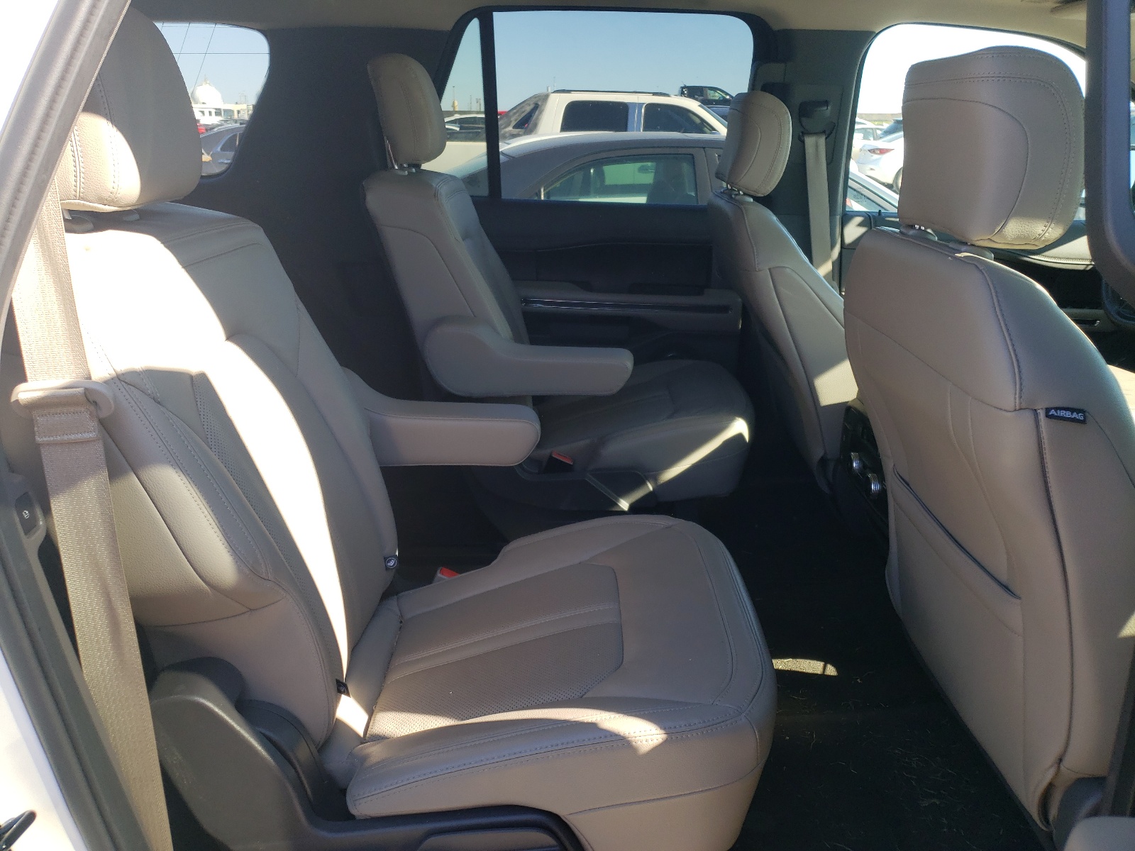 Photo 6 from auction – 2019 FORD EXPEDITION with VIN 1FMJK1KT0KEA64228